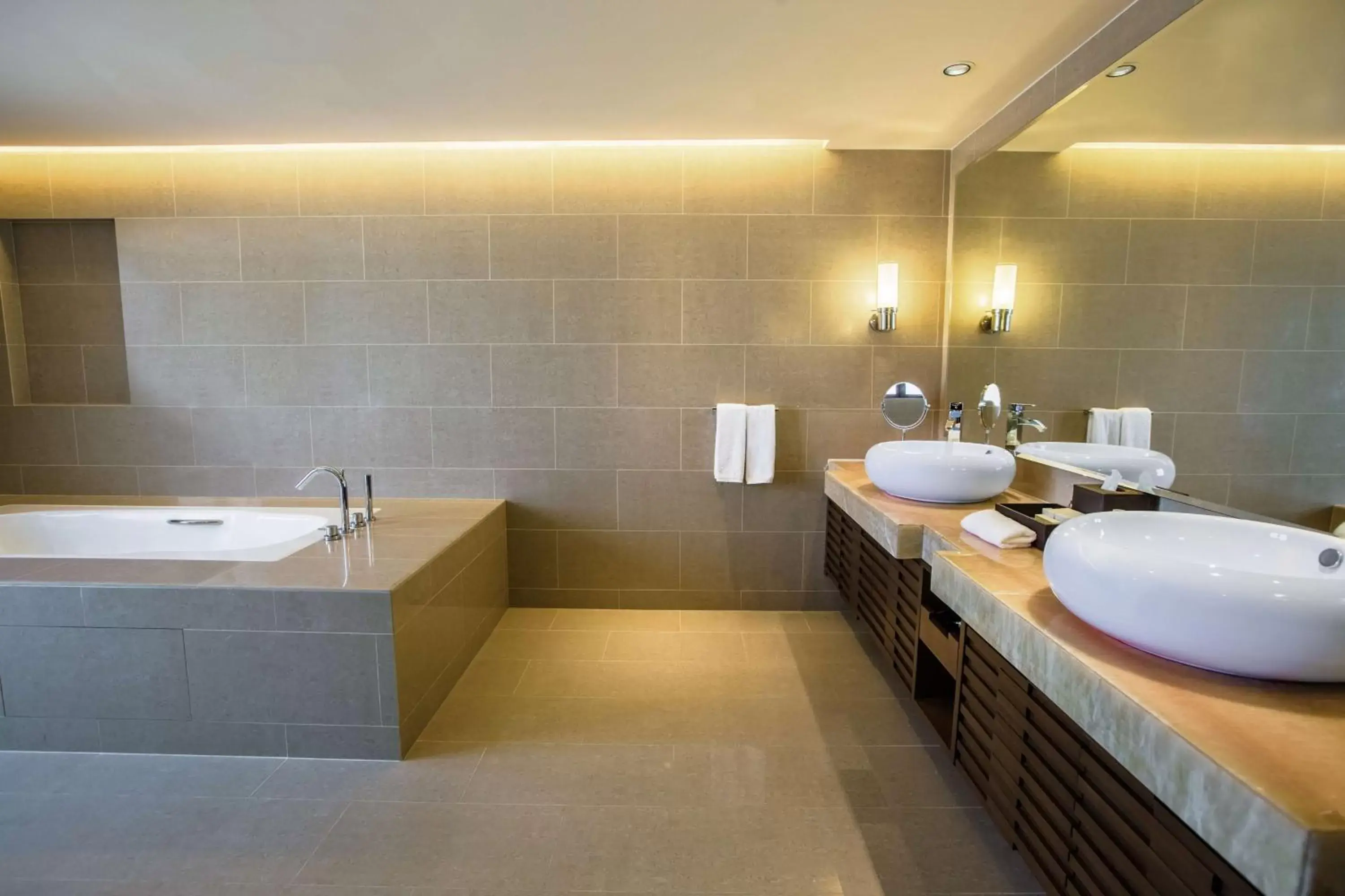 Bathroom in Hyatt Regency Kinabalu