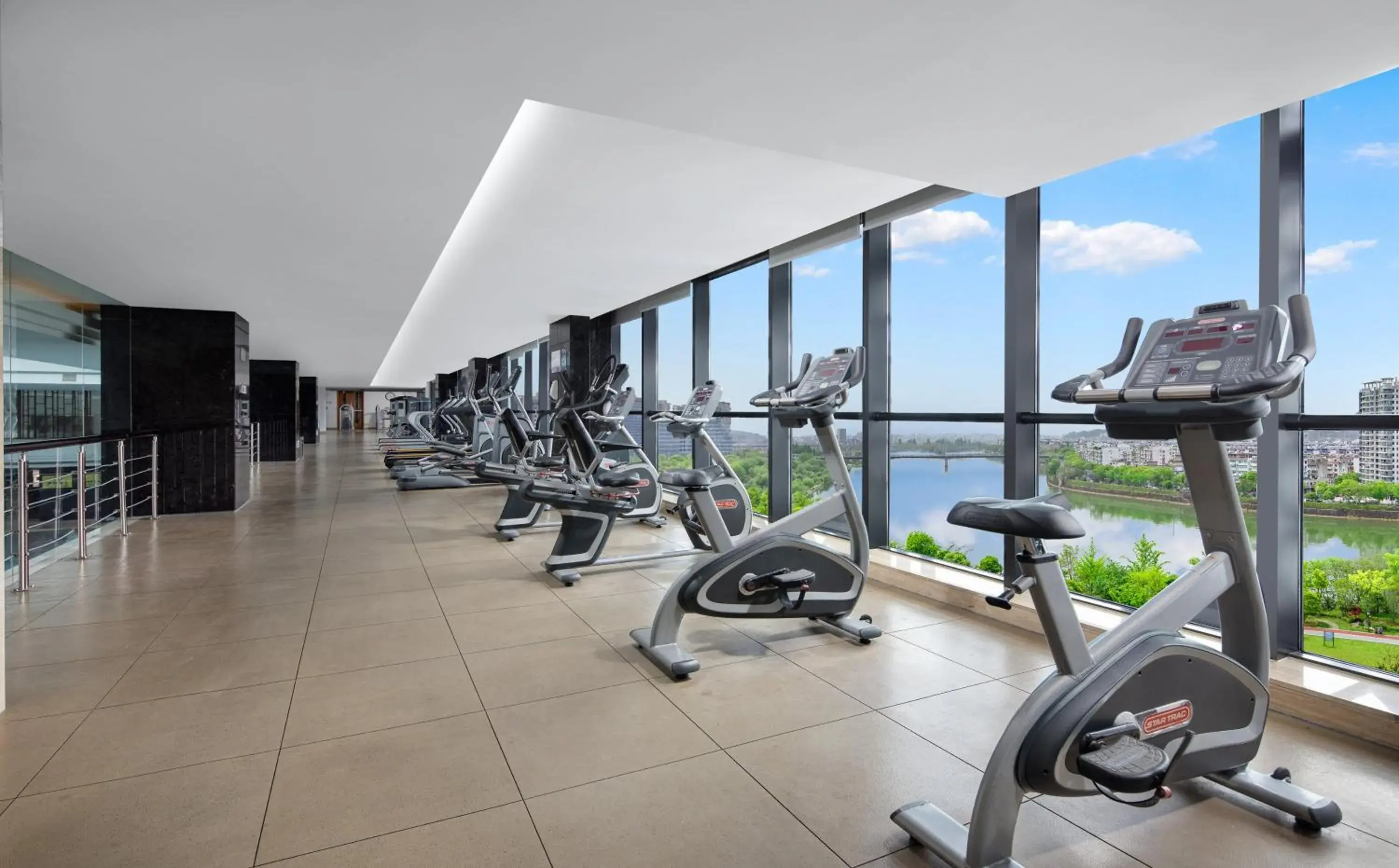 Fitness centre/facilities in Crowne Plaza Huangshan Yucheng by IHG Fitness centre/facilities in Crowne Plaza Huangshan Yucheng by IHG