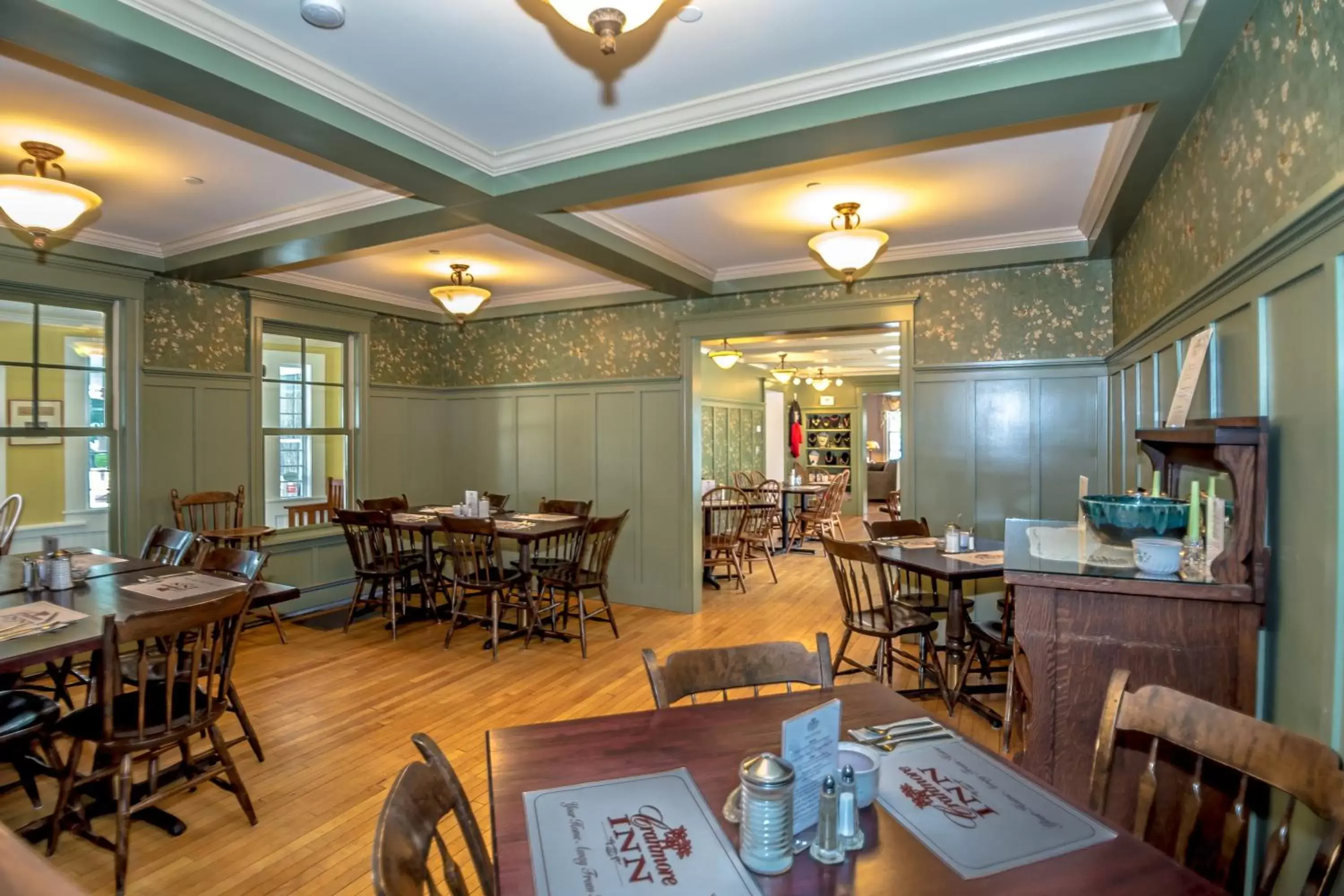 Food and drinks, Restaurant/Places to Eat in Cranmore Inn and Suites, a North Conway boutique hotel