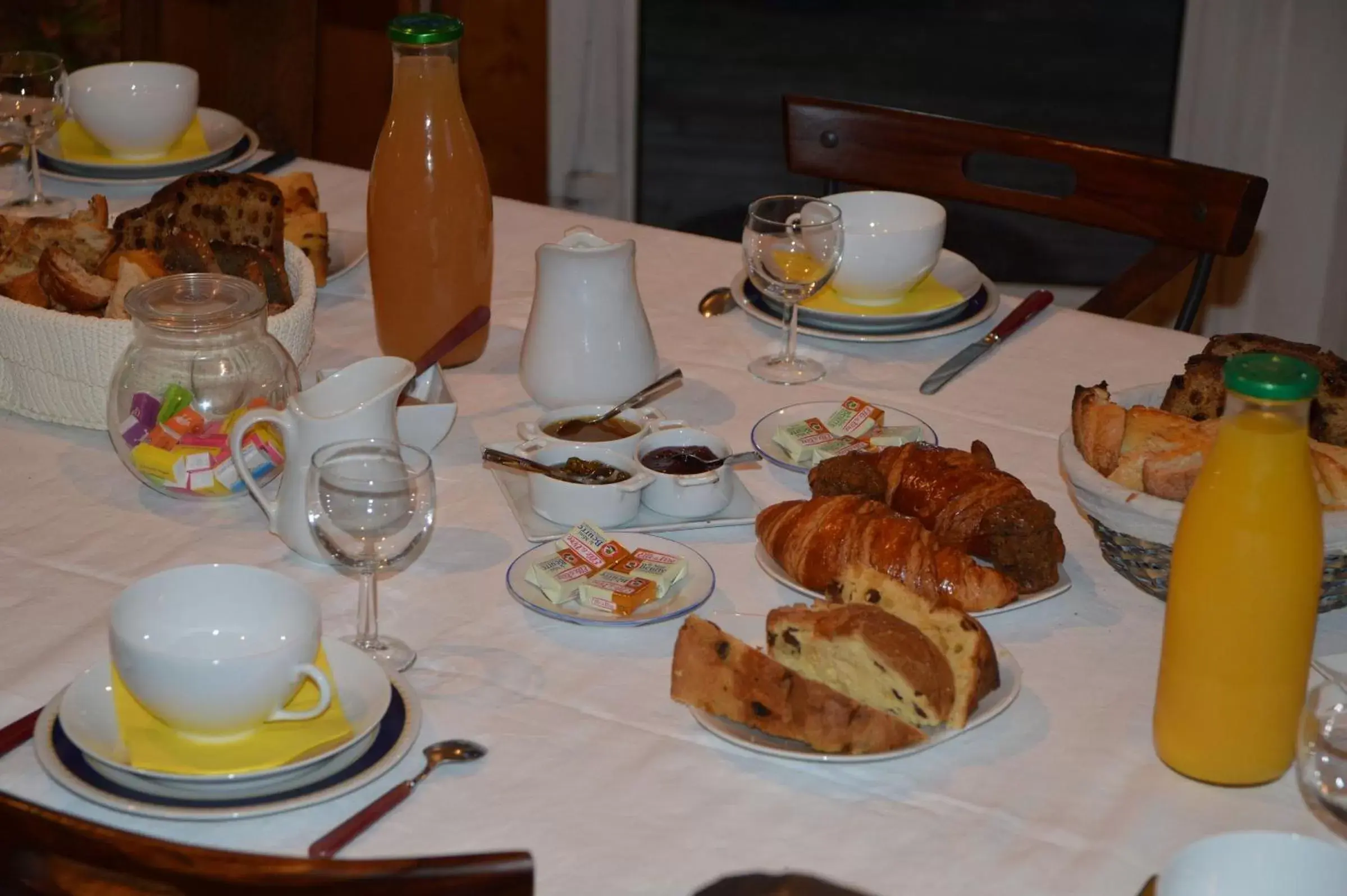 Continental breakfast, Breakfast in Les Chênes Bleus