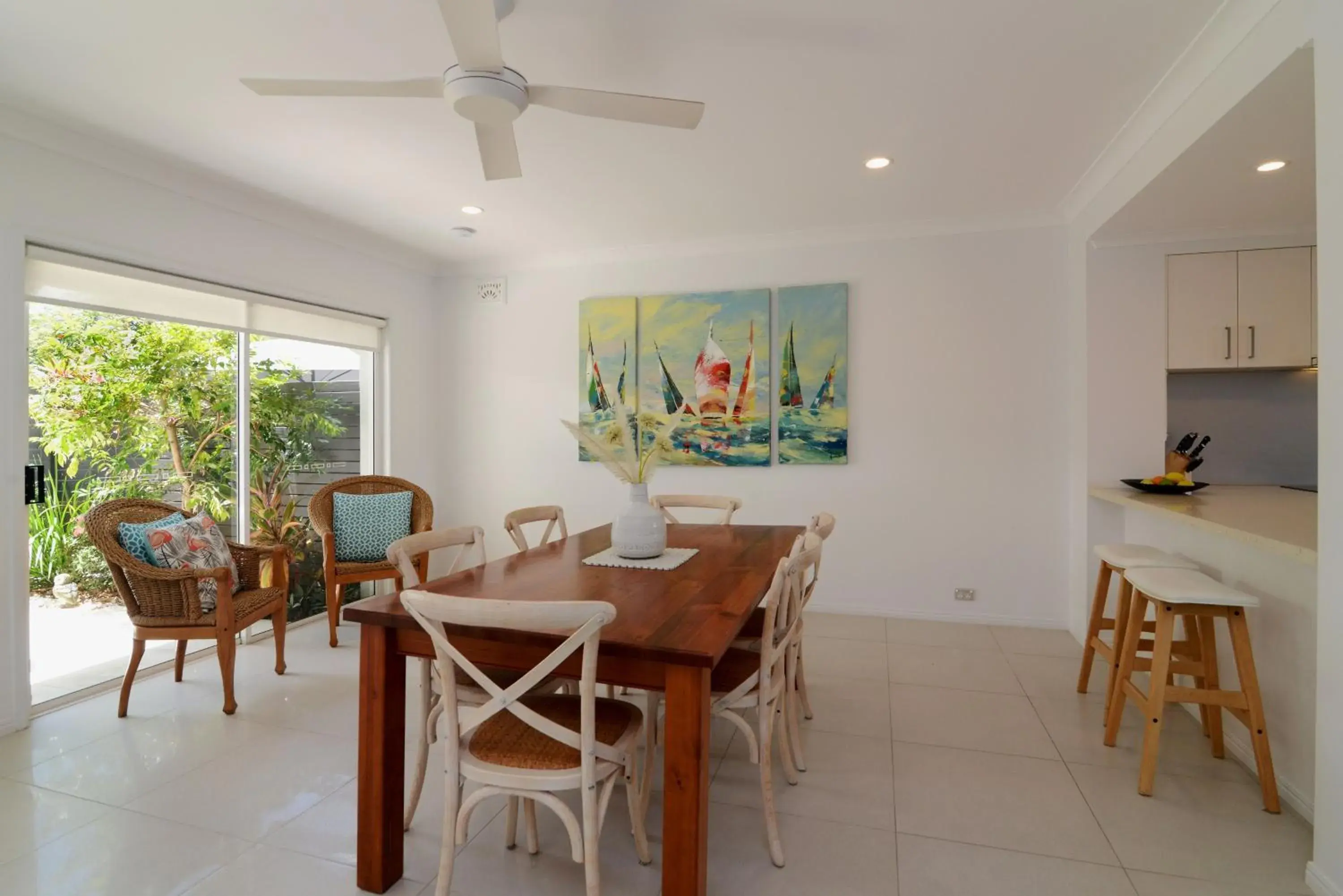 Dining Area in Noosa Entrance Waterfront Resort