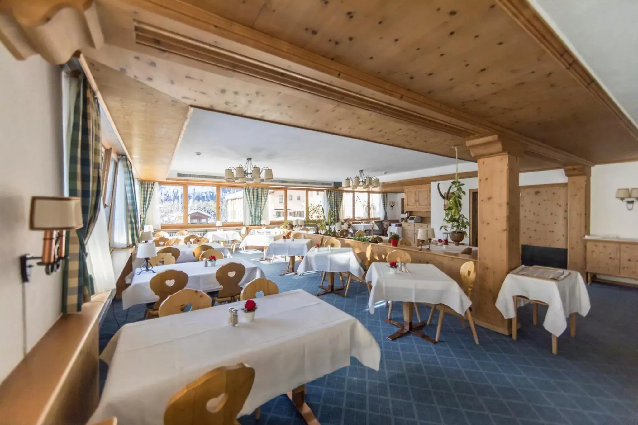 Restaurant/Places to Eat in Hotel Bernina