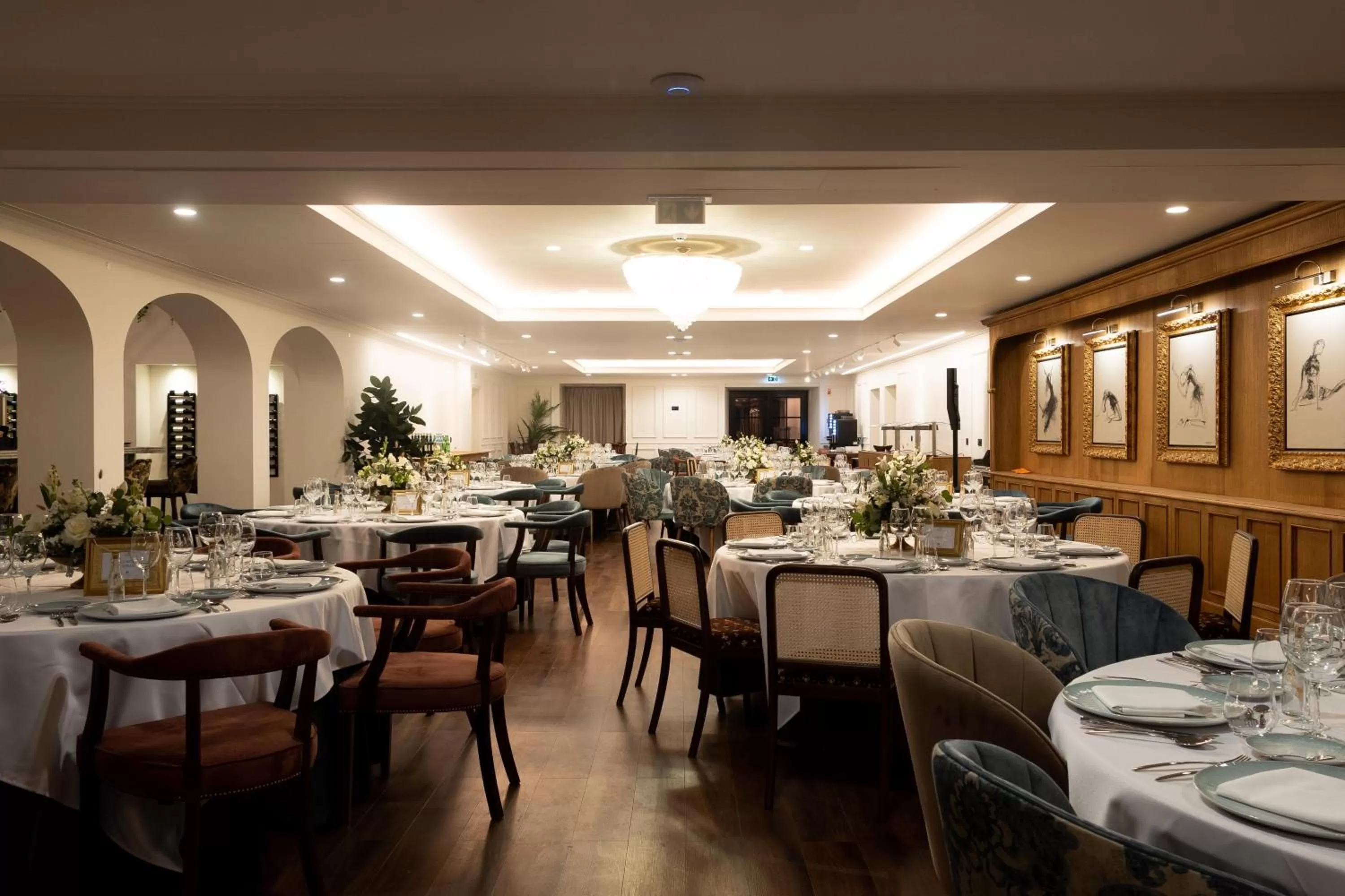 Restaurant/places to eat in AP Dona Aninhas