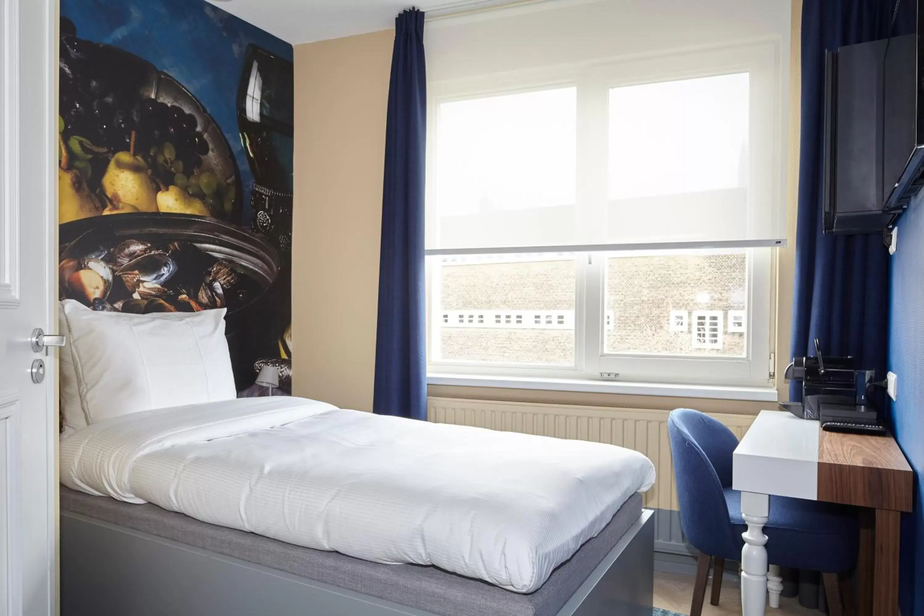 Small Single Room in The Muse Amsterdam - Boutique Hotel