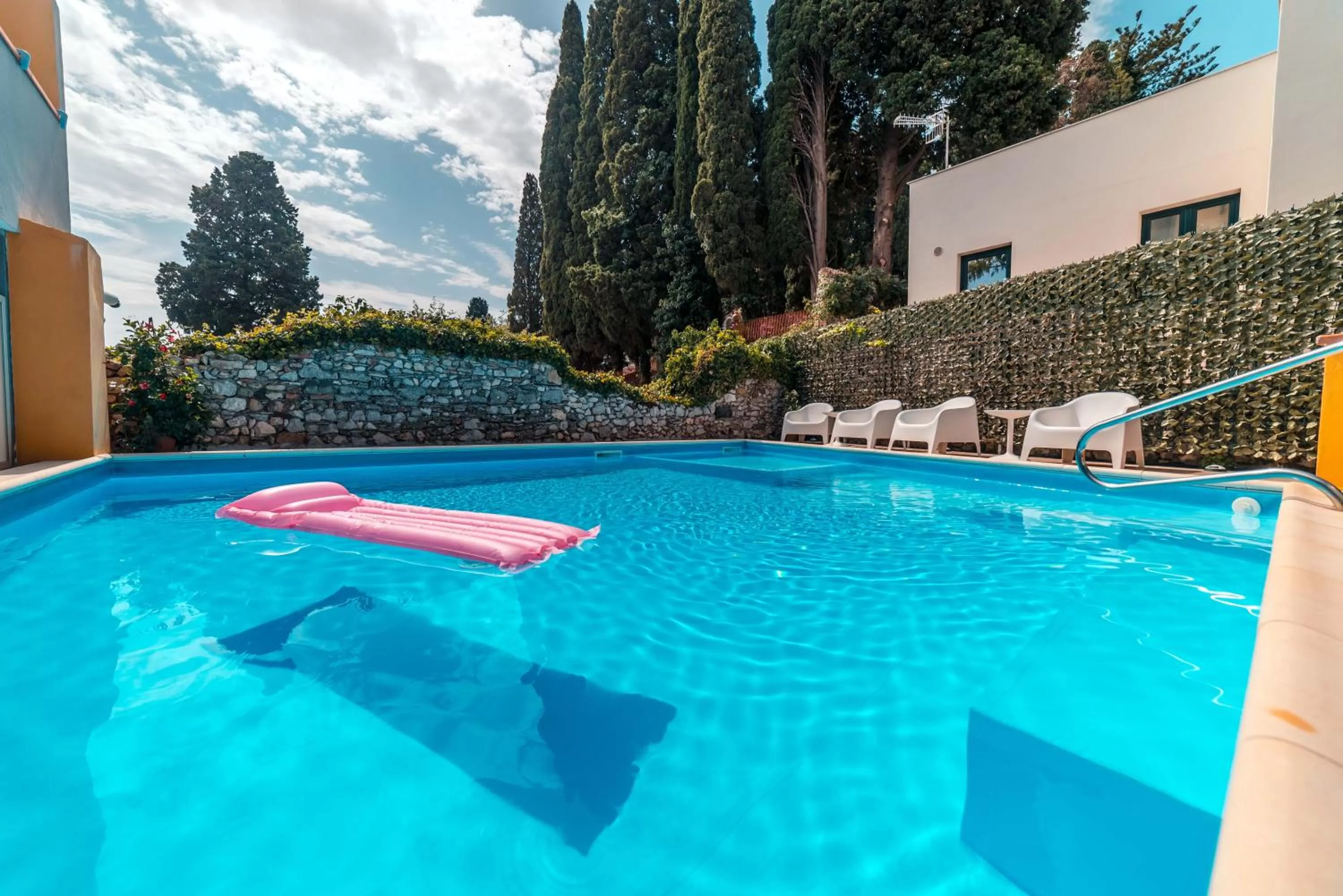 Swimming Pool in Residence Villa Il Glicine