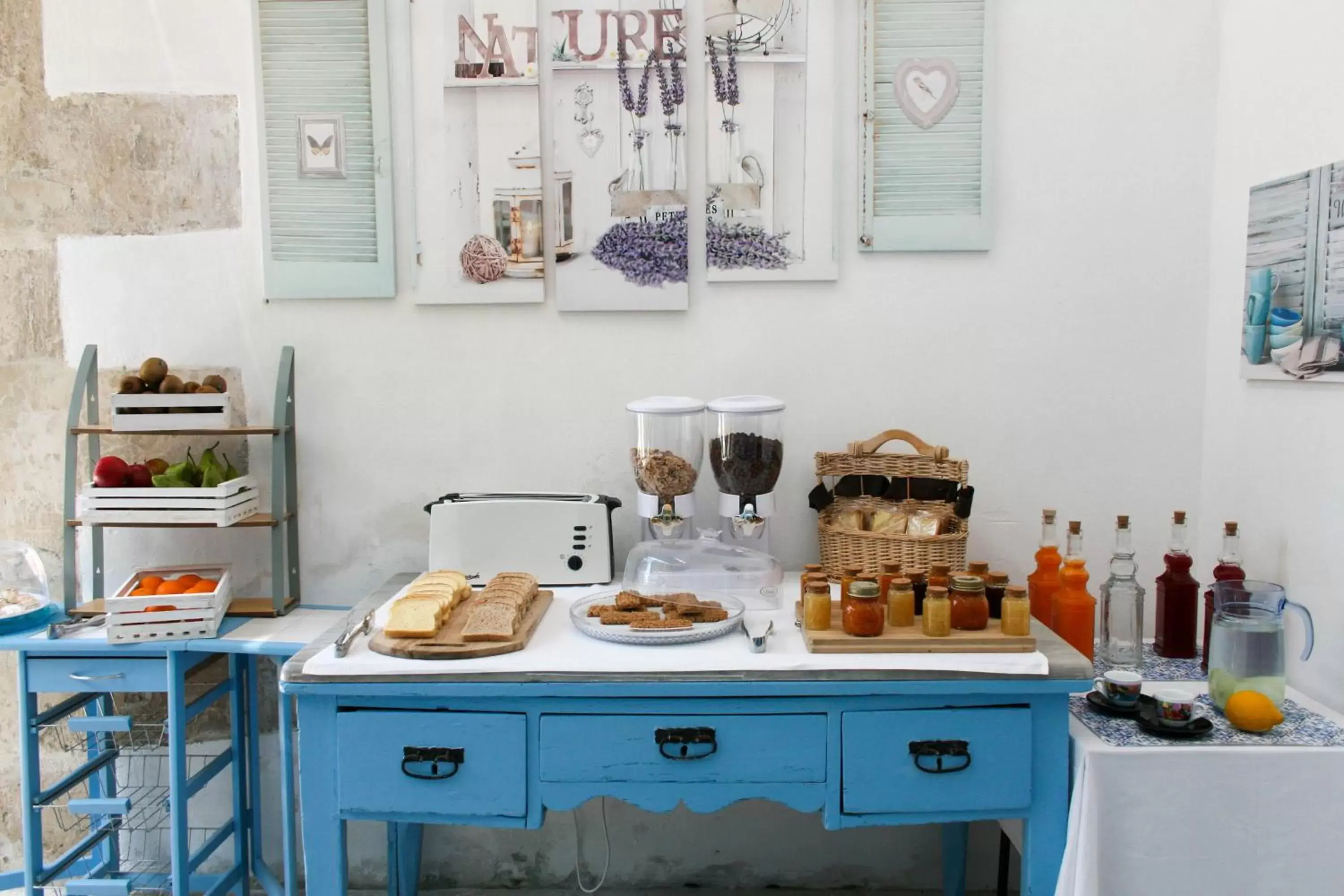 Buffet breakfast, Kitchen/Kitchenette in Residenza Donnafugata B&B