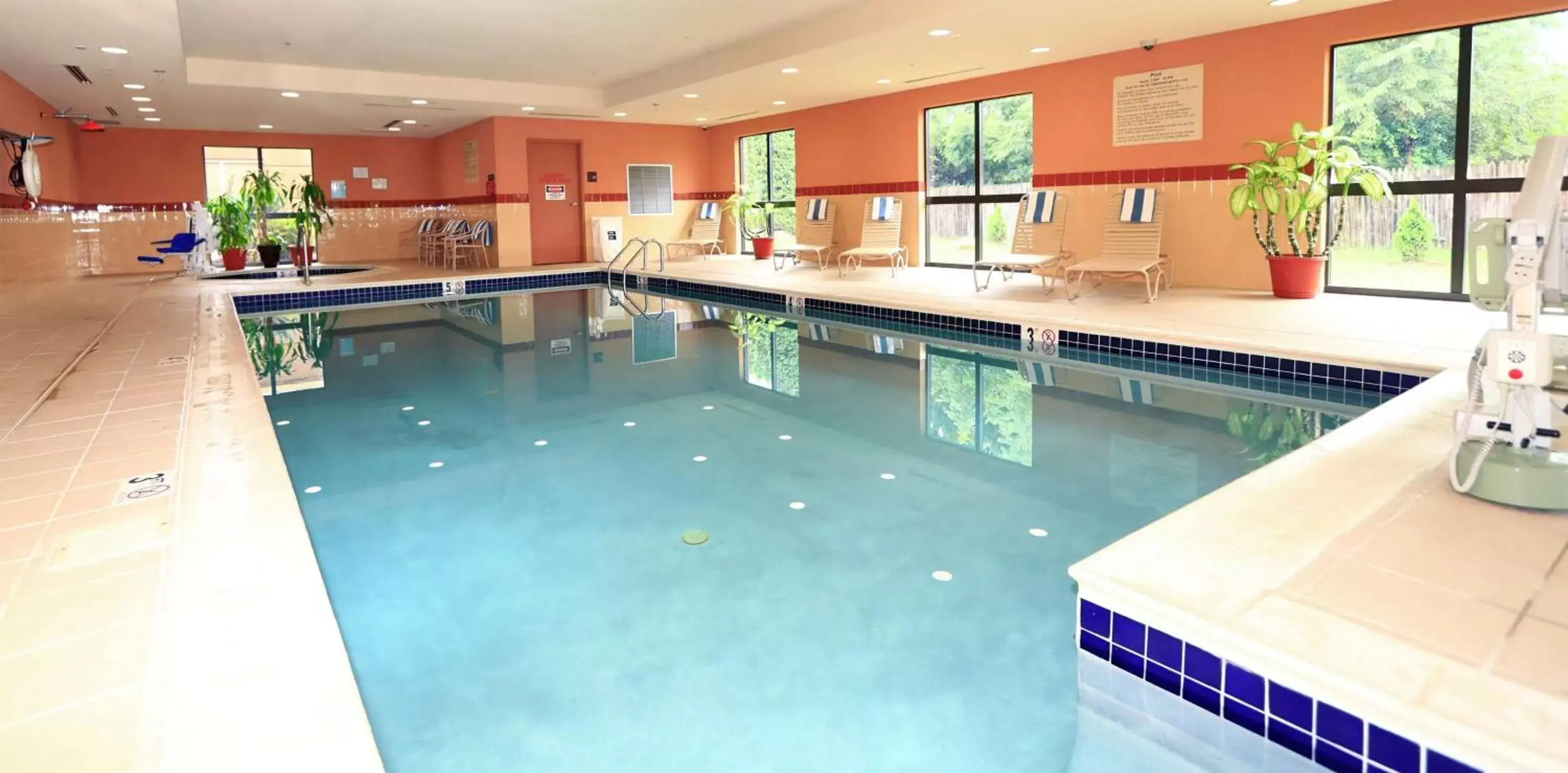 Pool view, Swimming Pool in Hampton Inn and Suites of Lamar