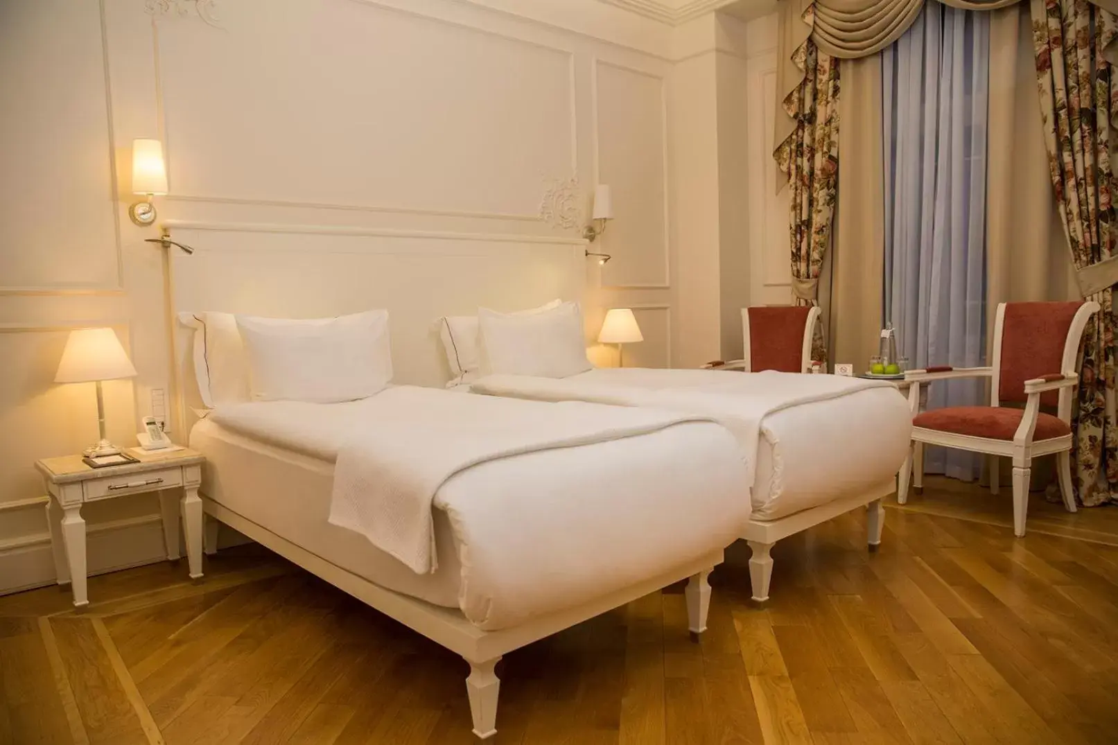 Bed in Corinne Art & Boutique Hotel