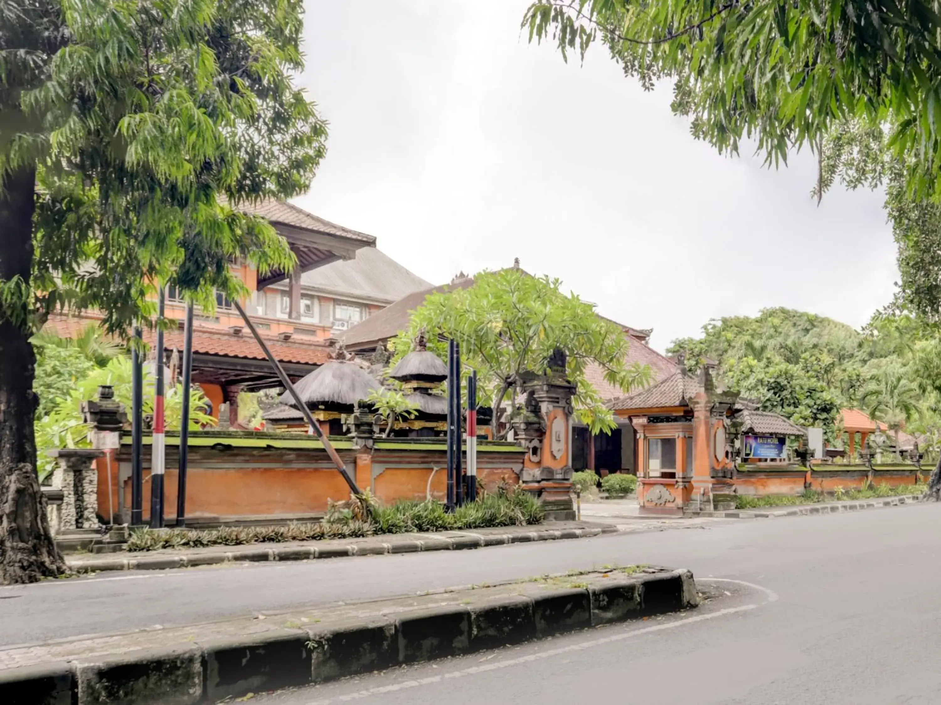 Facade/entrance in OYO 3261 Hotel Ratu