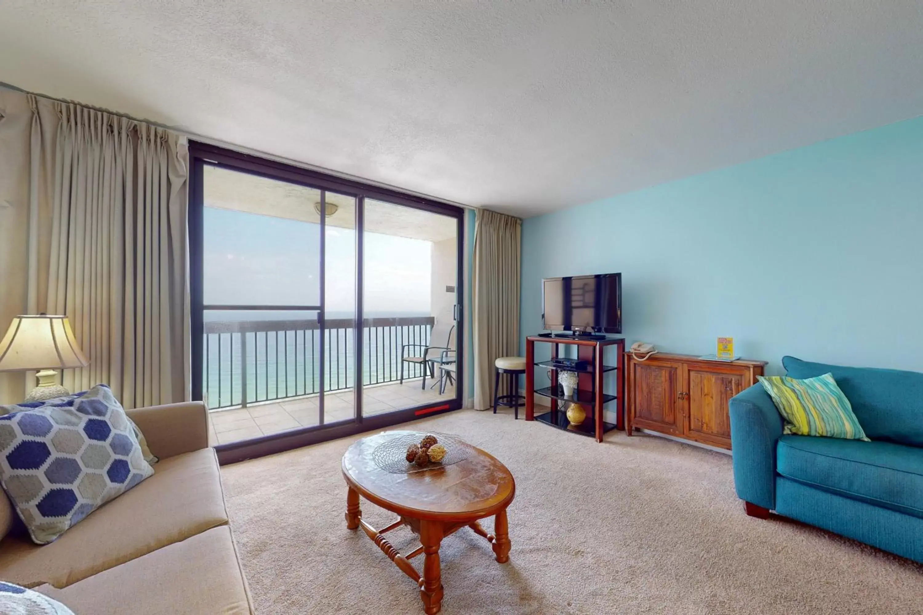 Seating Area in 1 Bed 2 Bath Apartment in SunDestin Beach Resort