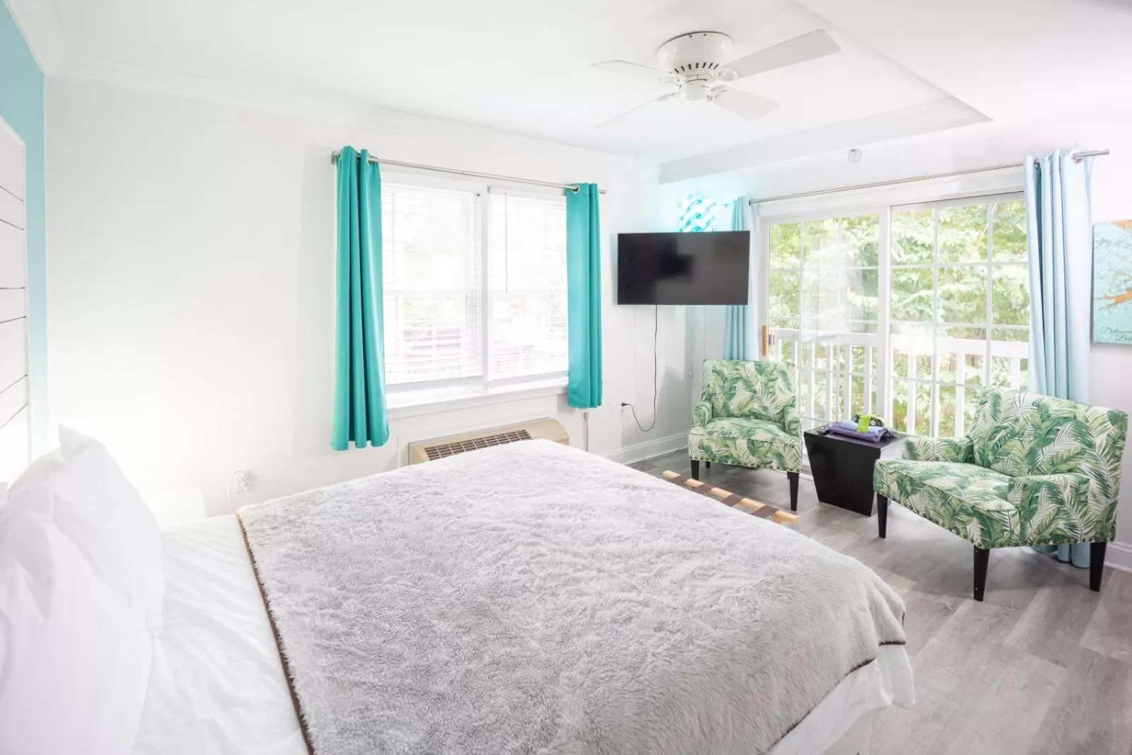 Bed in Canalside Inn