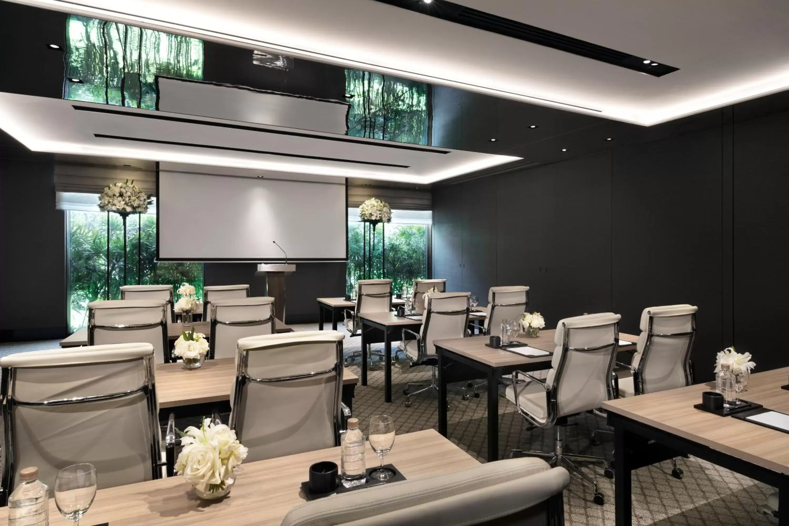 Meeting/conference room, Restaurant/Places to Eat in The Sukhothai Bangkok - SHA Plus Certified