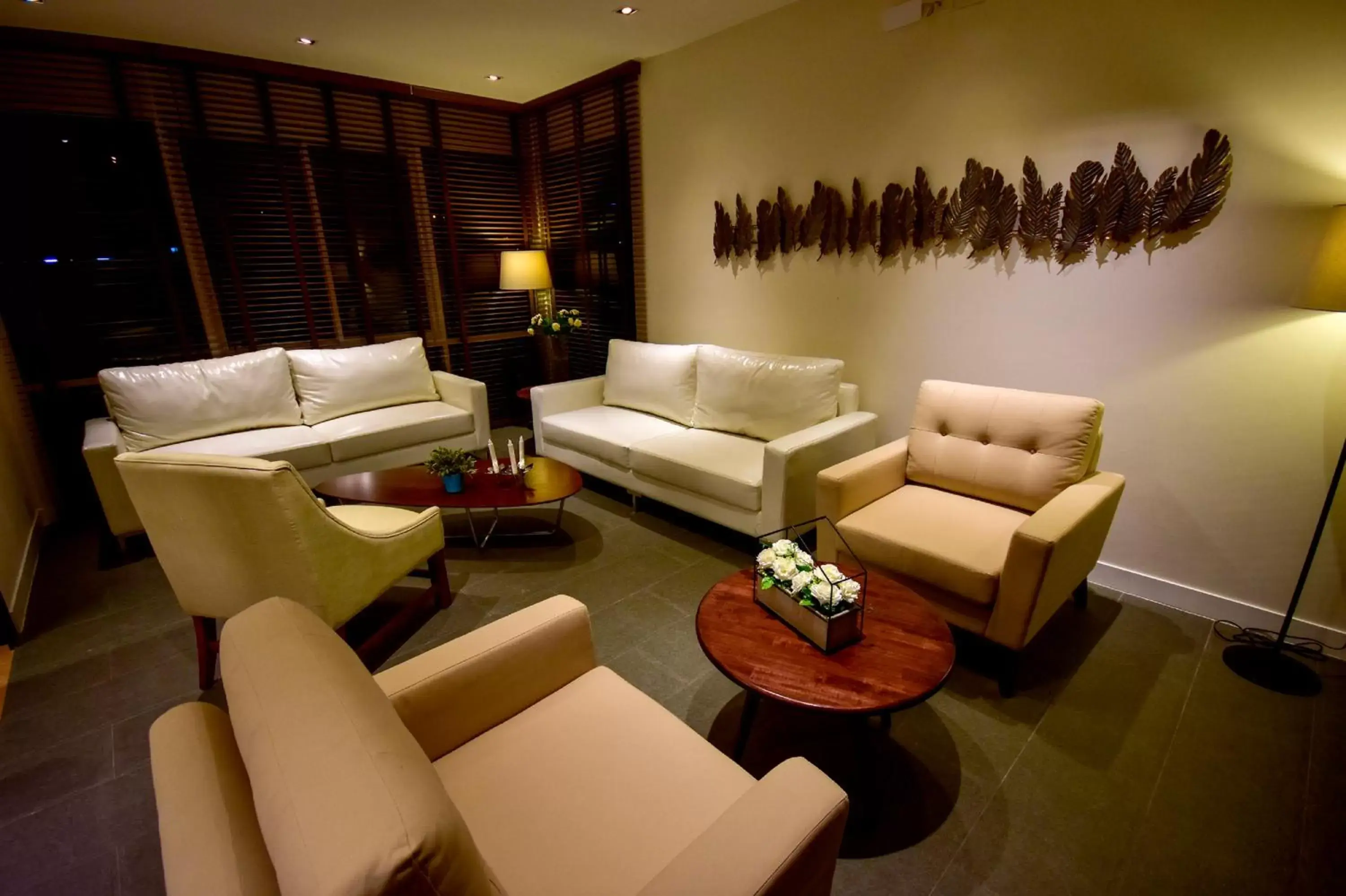 Lobby or reception, Seating Area in Paeva Luxury Serviced Residence SHA