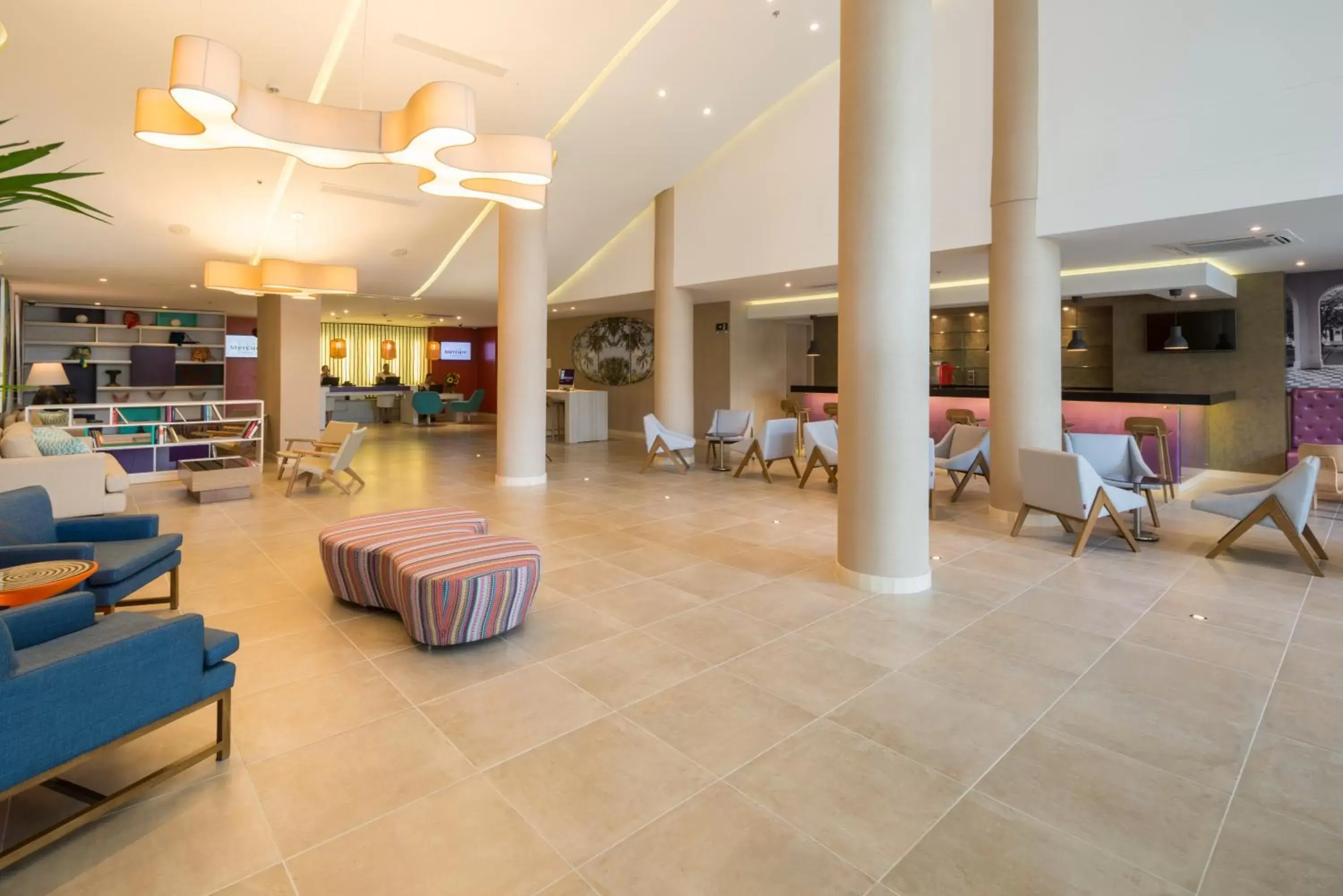 Lobby or reception in Mercure Santa Marta Emile