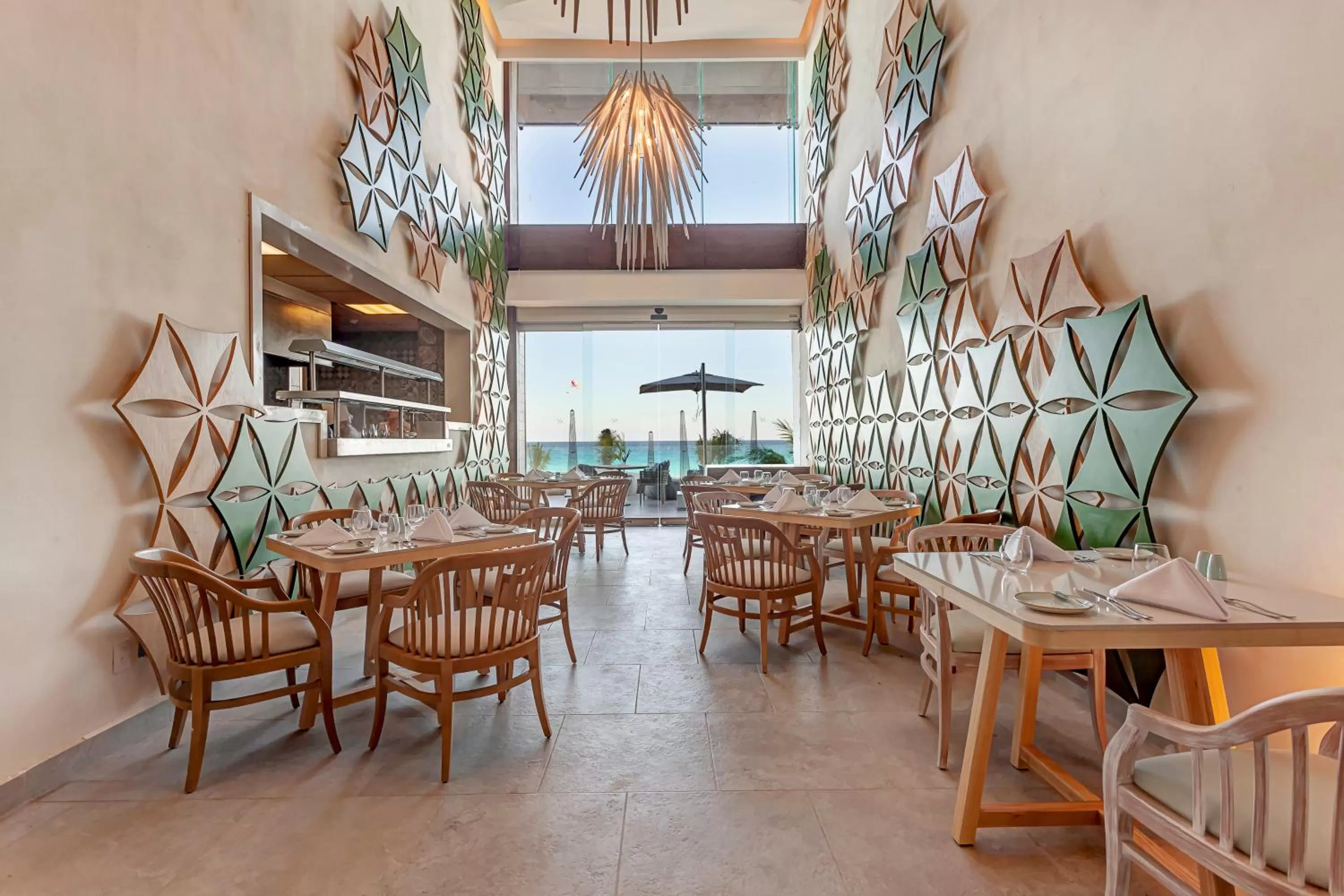 Restaurant/places to eat in Royalton CHIC Cancun, An Autograph Collection All-Inclusive Resort - Adults Only