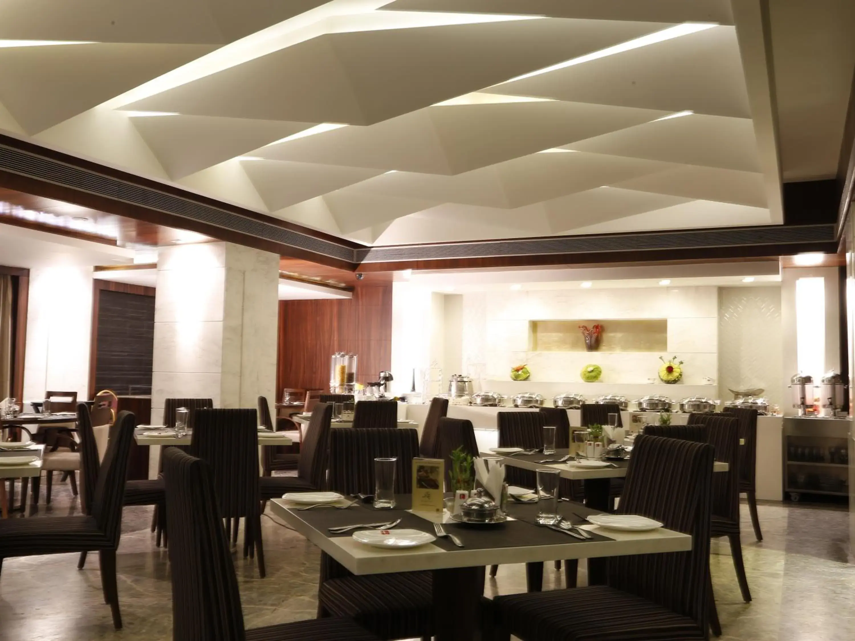 Restaurant/places to eat in Lords Plaza Surat Restaurant/places to eat in Lords Plaza Surat