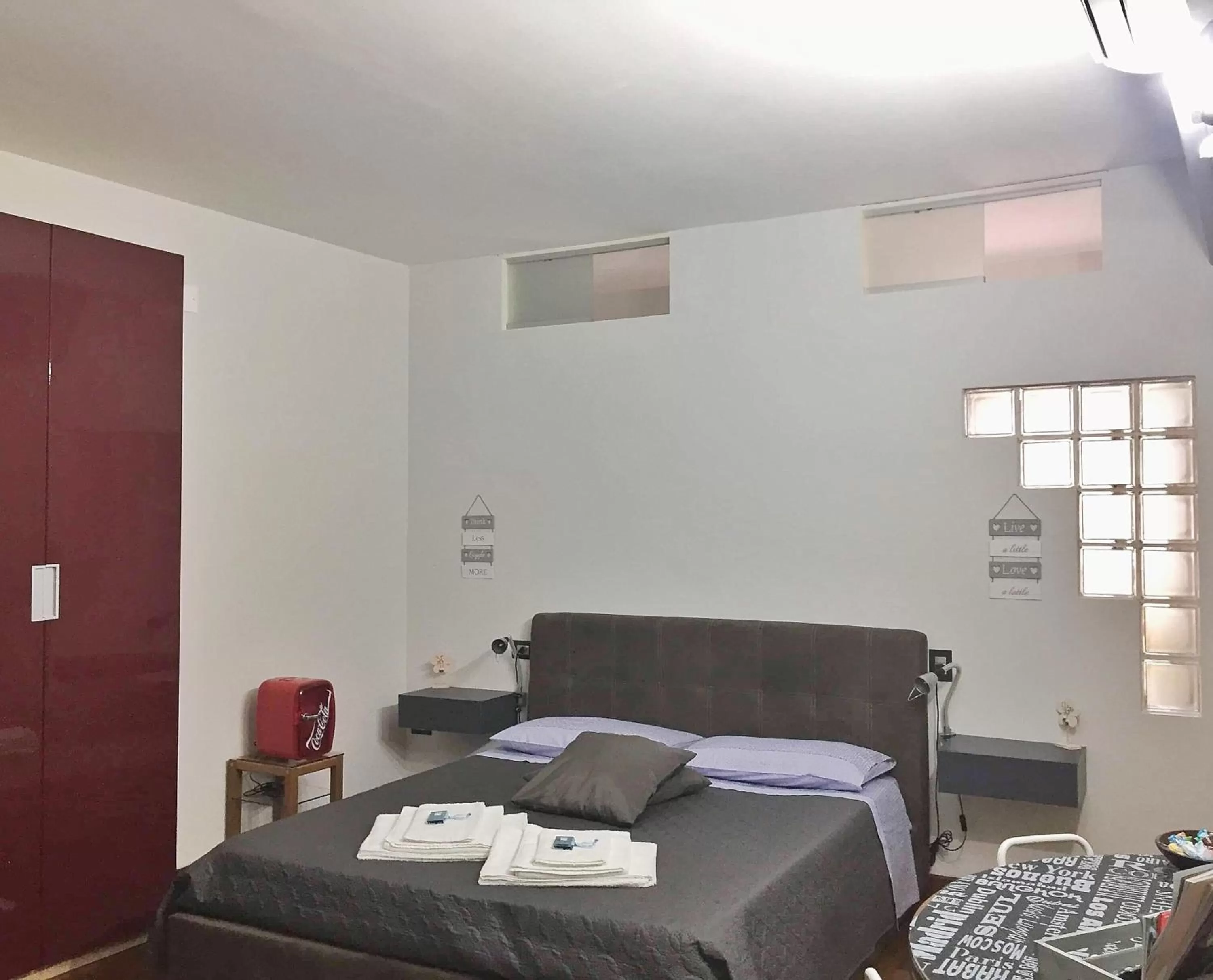 Bedroom, Bed in Mapi Room