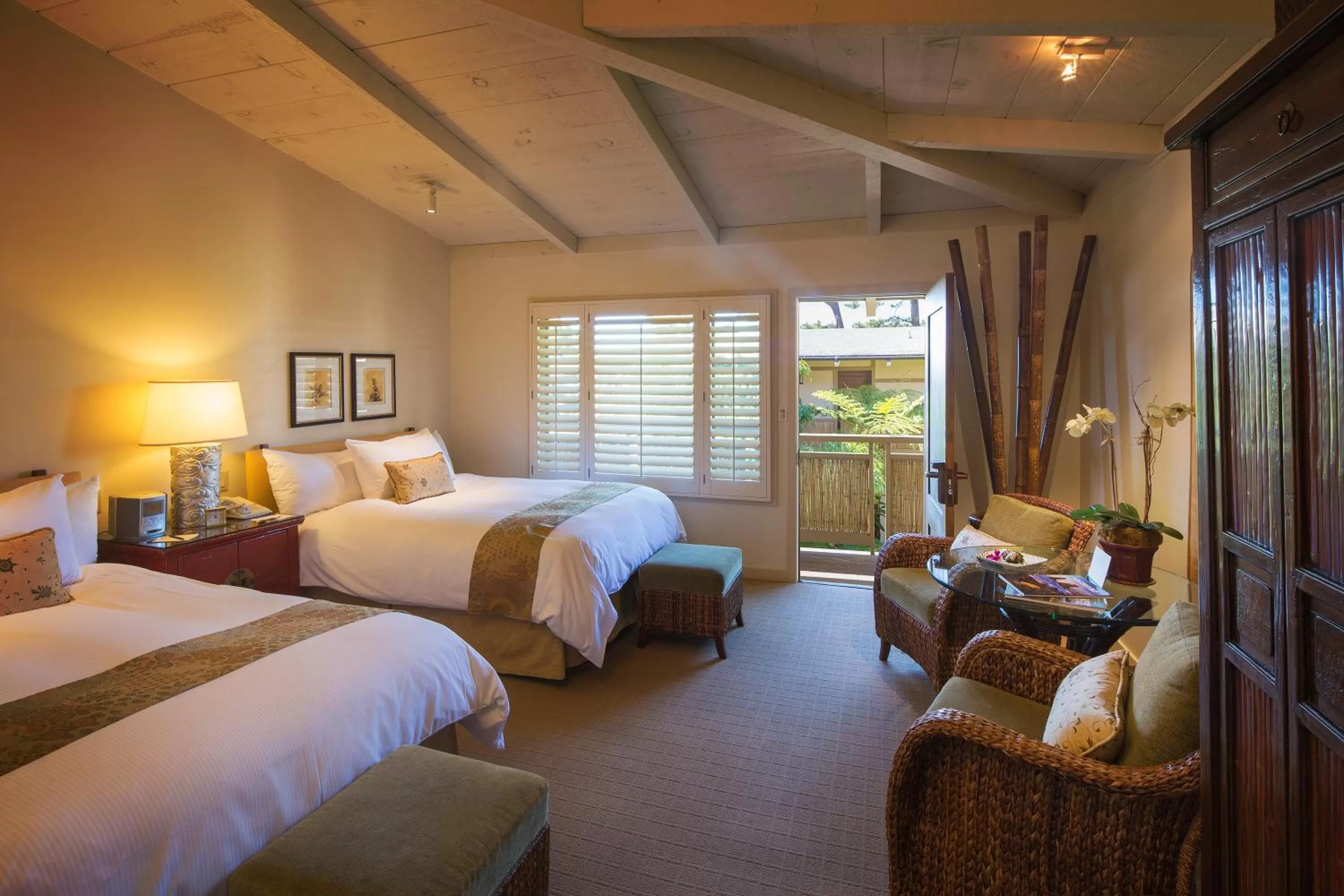 Photo of the whole room, Bed in Tradewinds Carmel