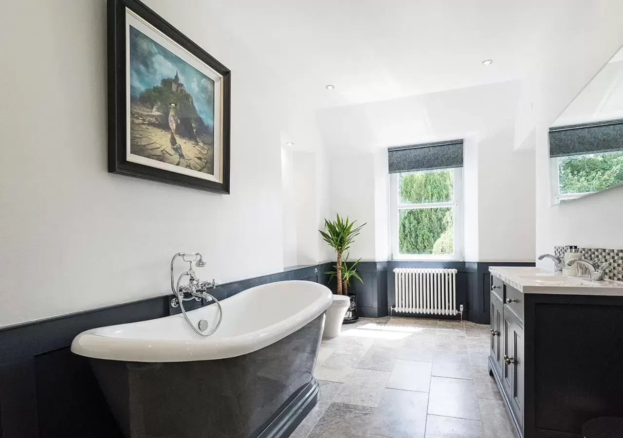 Bath, Bathroom in Croft Na Coille