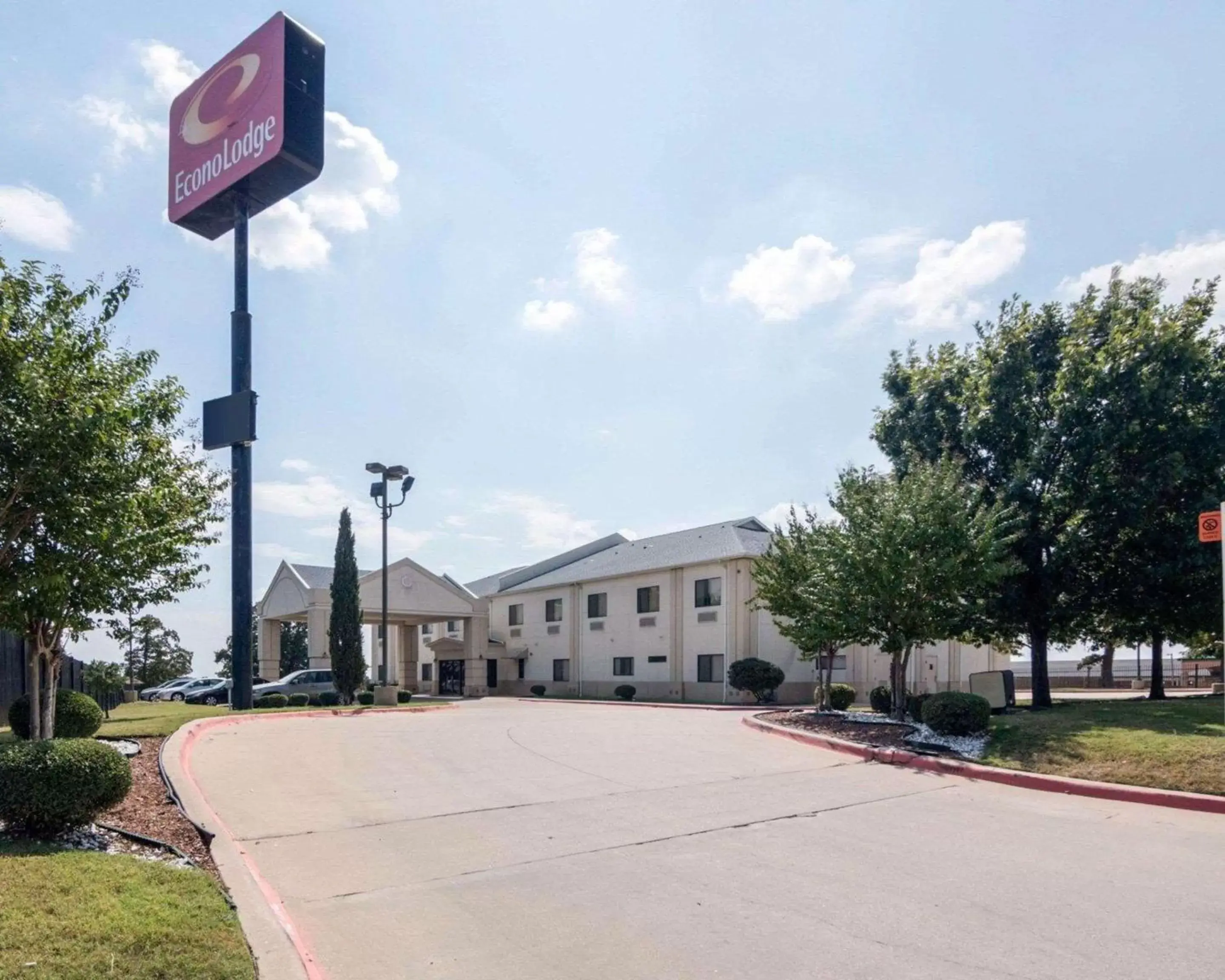 Property building in Econo Lodge Weatherford Property building in Econo Lodge Weatherford