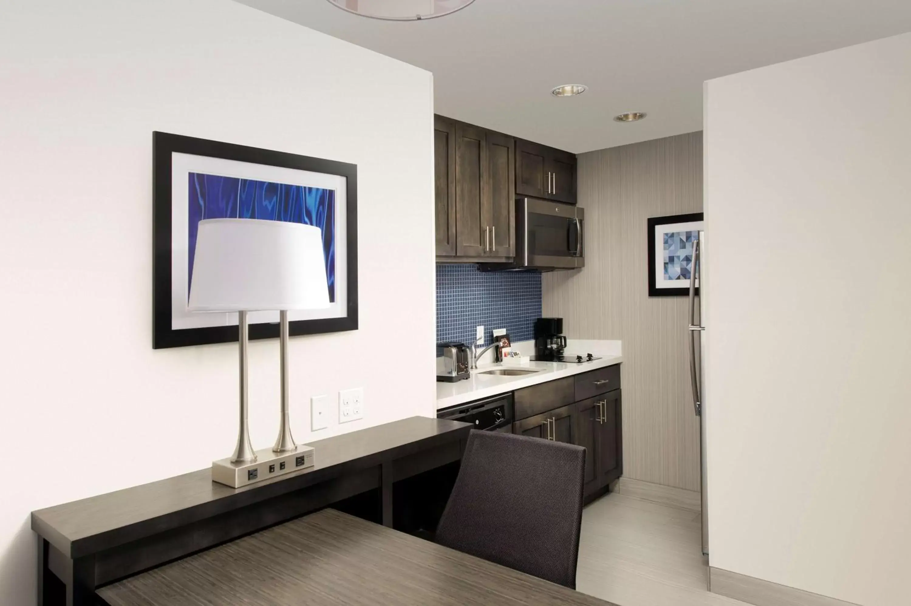 Kitchen or kitchenette, Kitchen/Kitchenette in Homewood Suites by Hilton Metairie New Orleans