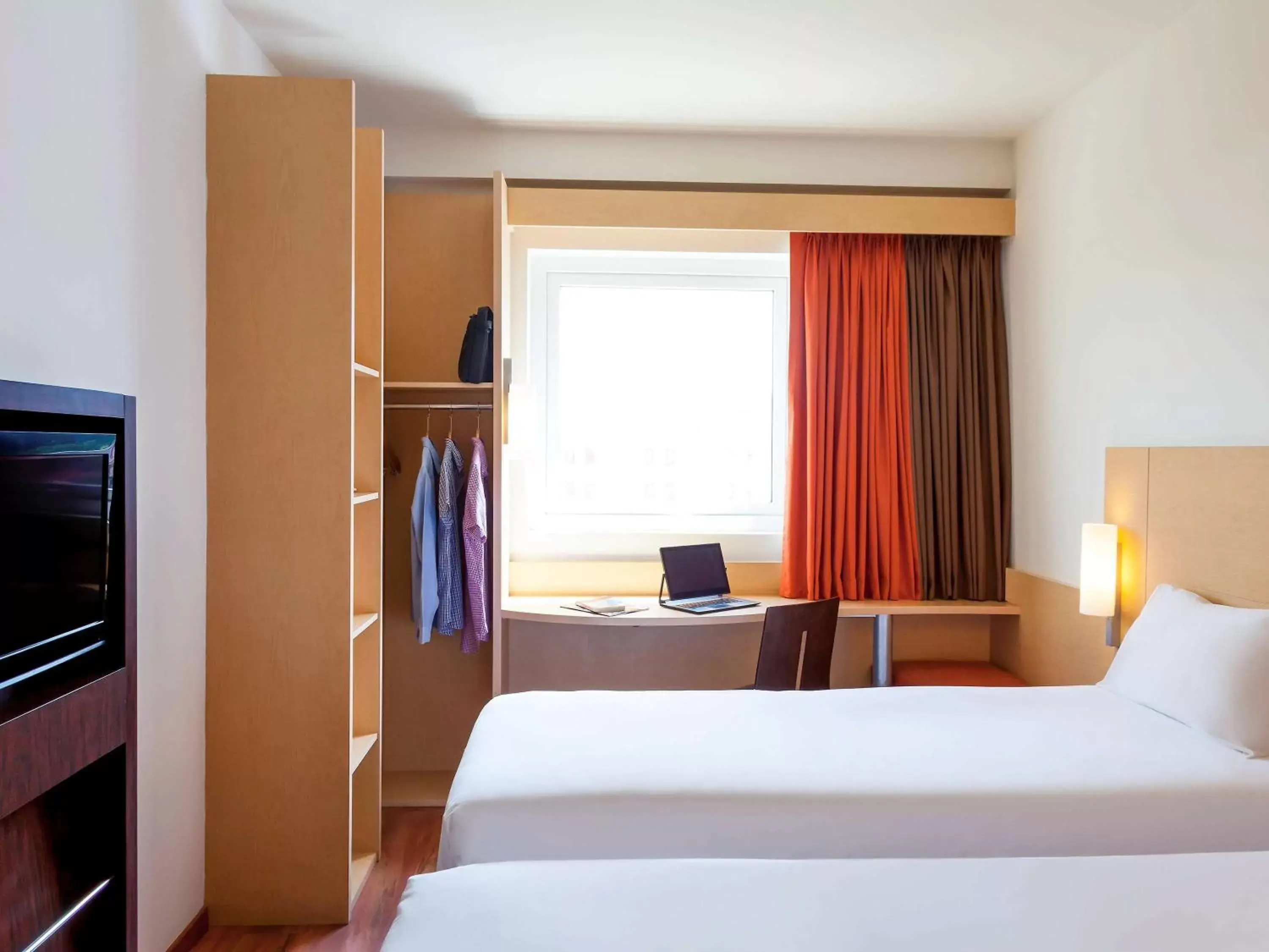 Photo of the whole room, Bed in Ibis Hermosillo Photo of the whole room, Bed in Ibis Hermosillo