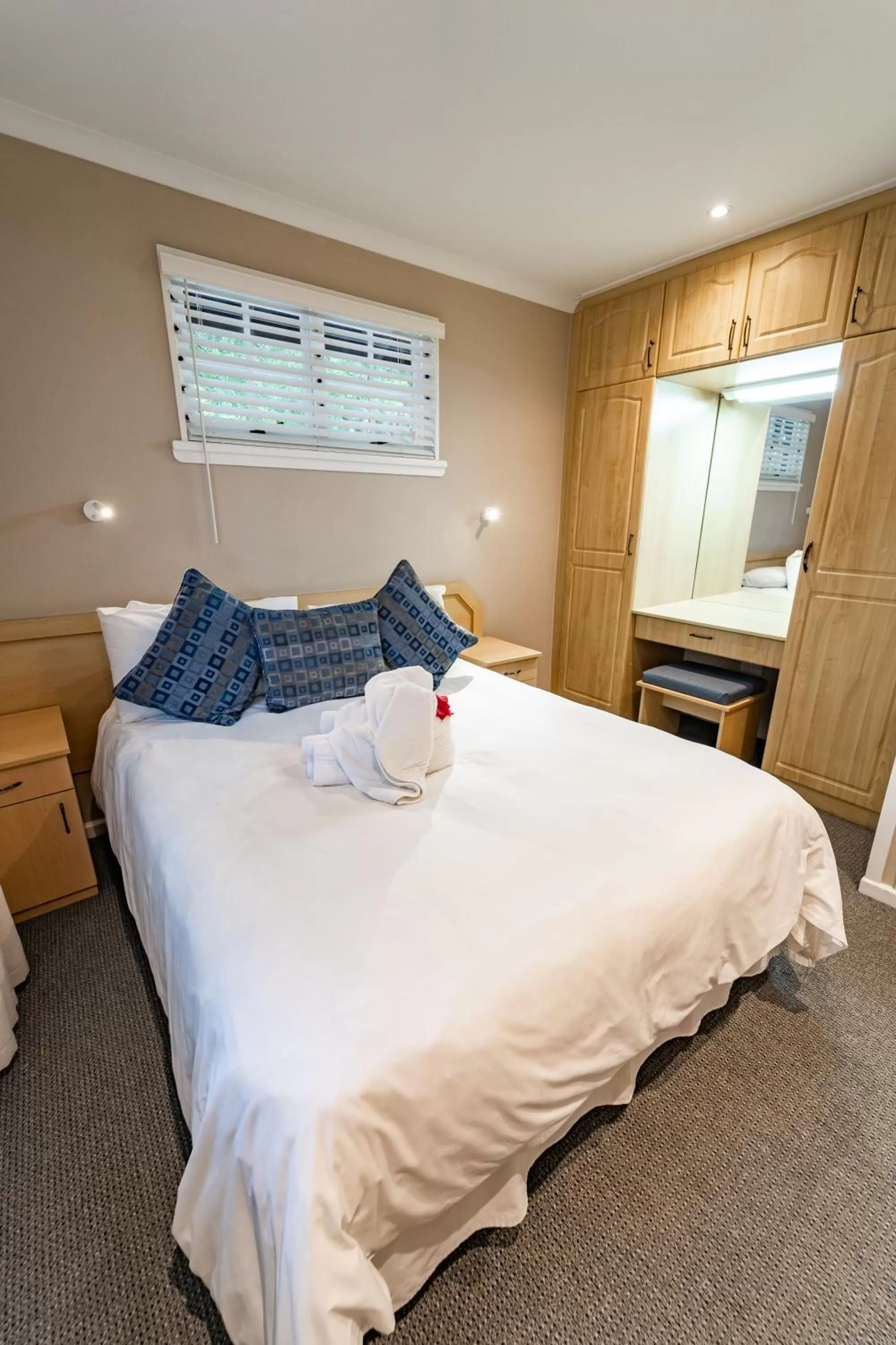 Bedroom, Bed in Gooderson Knysna Chalets