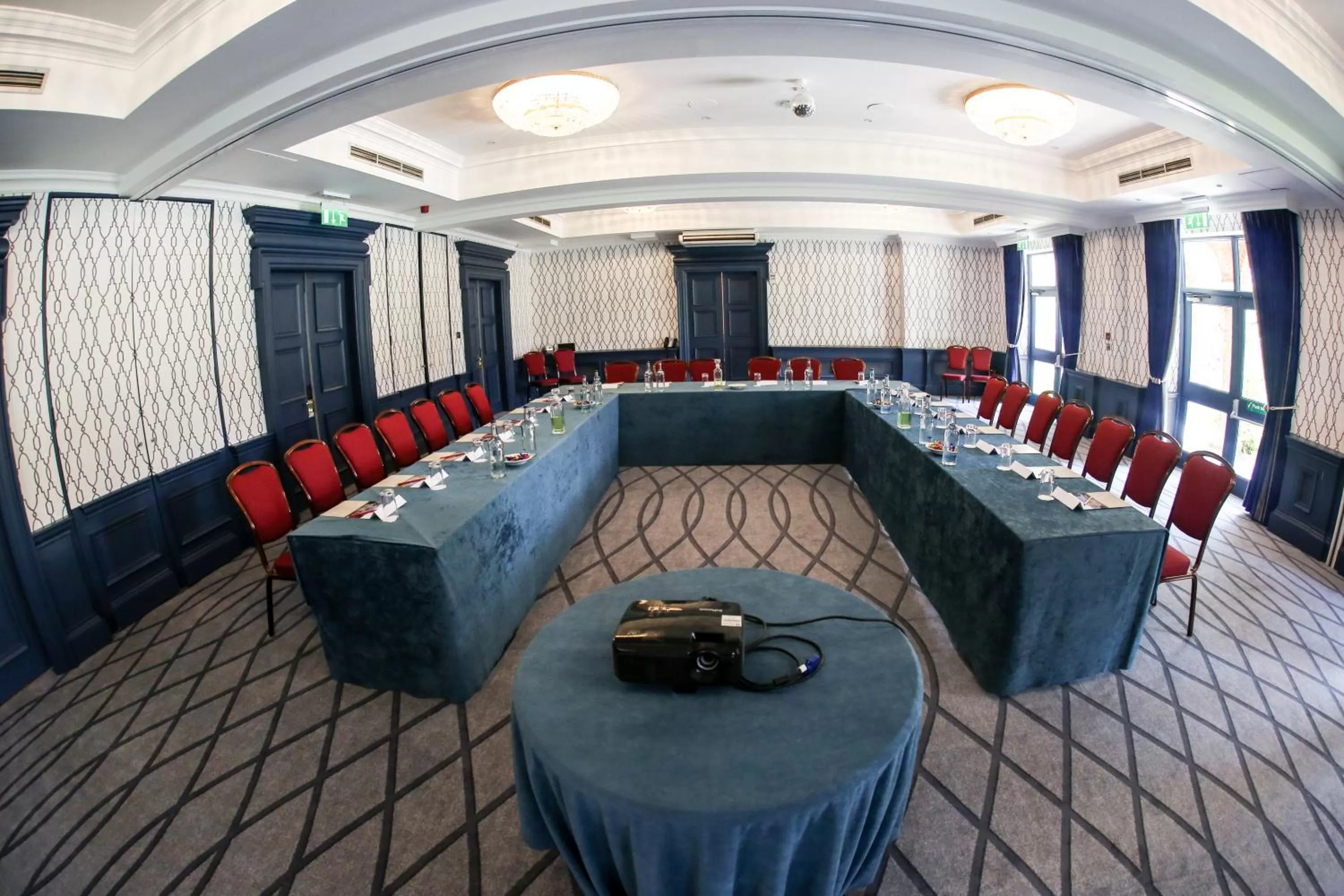 Business facilities in Pendley Manor