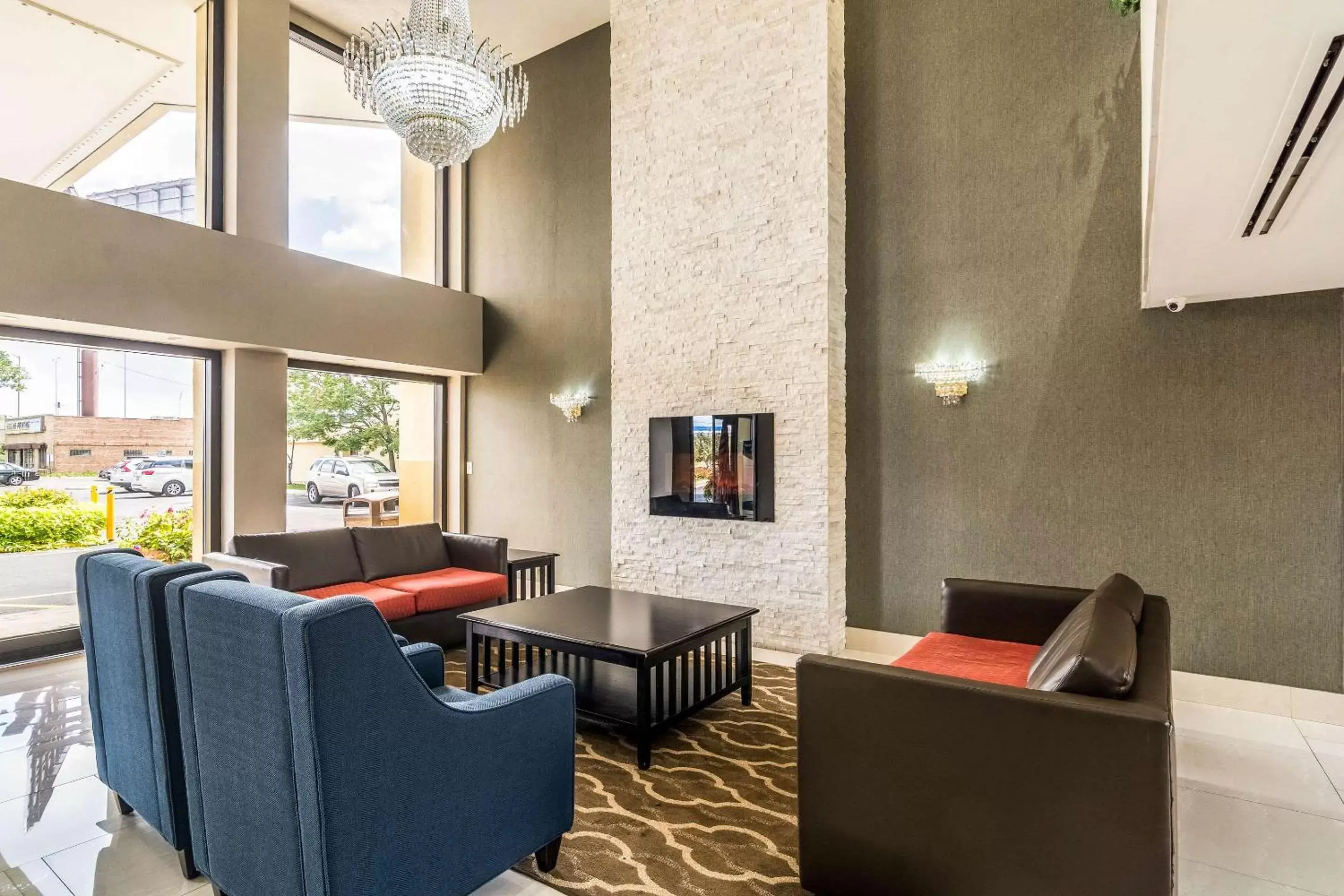 Lobby or reception in Comfort Inn Convention Center-Chicago O’hare Airport Lobby or reception in Comfort Inn Convention Center-Chicago O’hare Airport