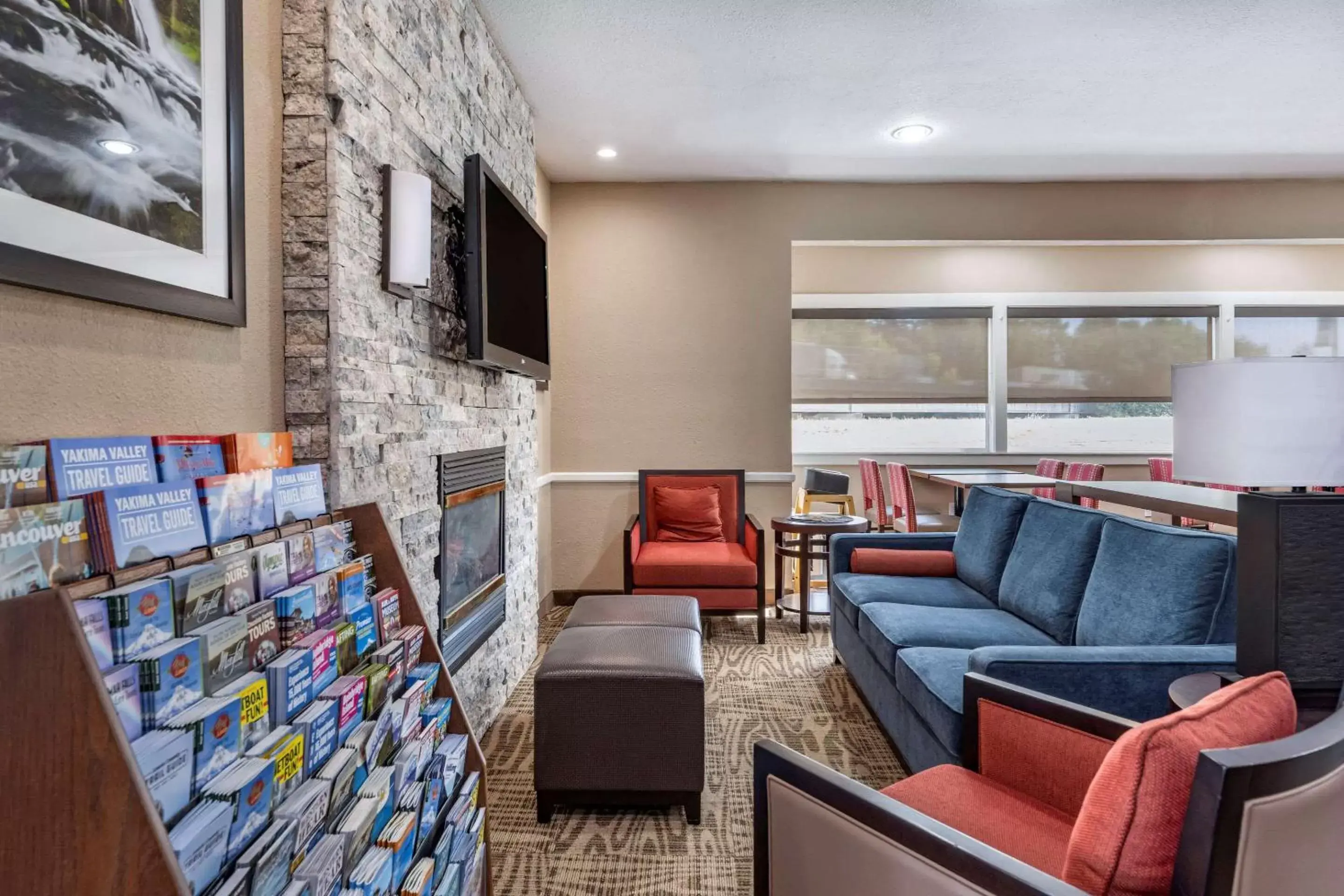 Lobby or reception in Comfort Inn & Suites Kelso - Longview Lobby or reception in Comfort Inn & Suites Kelso - Longview