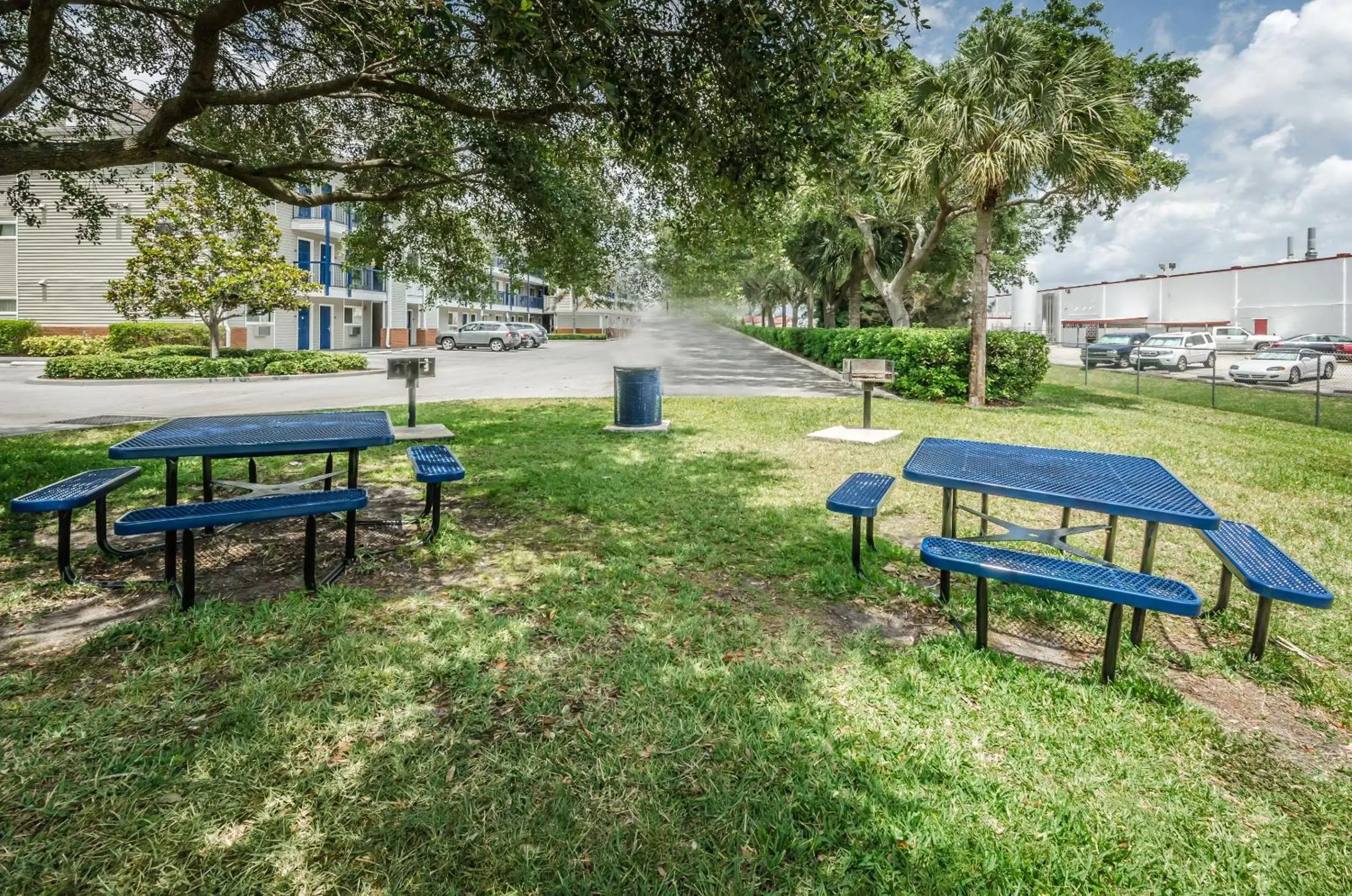 BBQ facilities, Patio/Outdoor Area in Tampa Bay Extended Stay Hotel