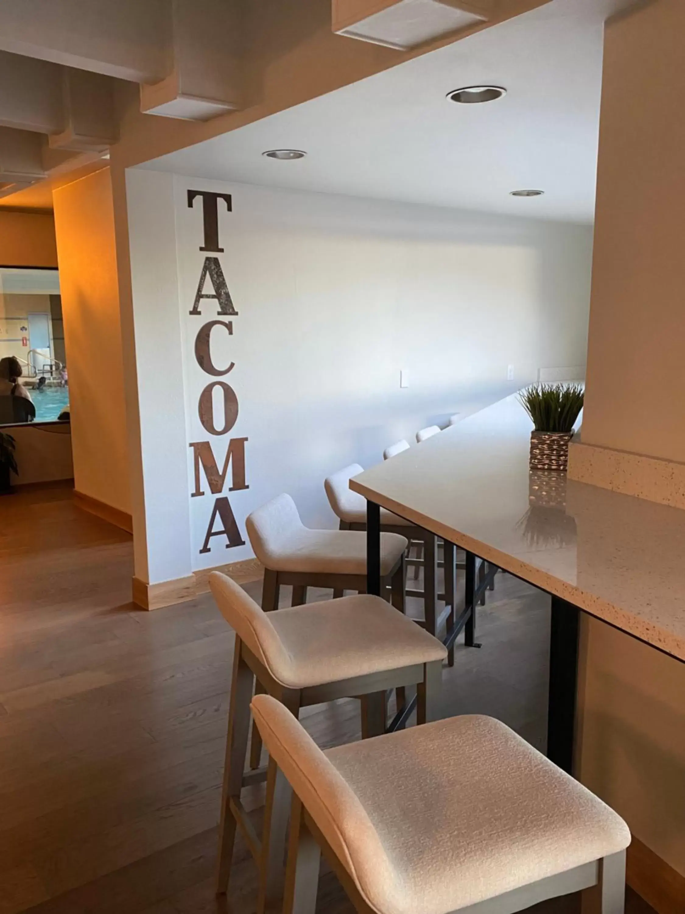 Restaurant/Places to Eat in Hotel Thea Tacoma, Ascend Hotel Collection