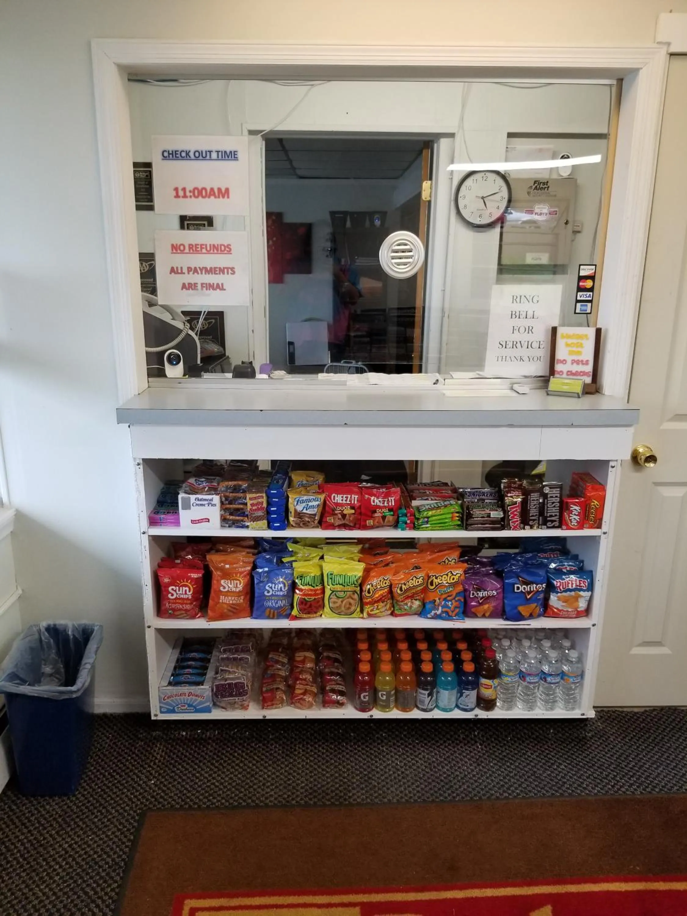 Food and drinks in Budget Inn And Suites Eagan