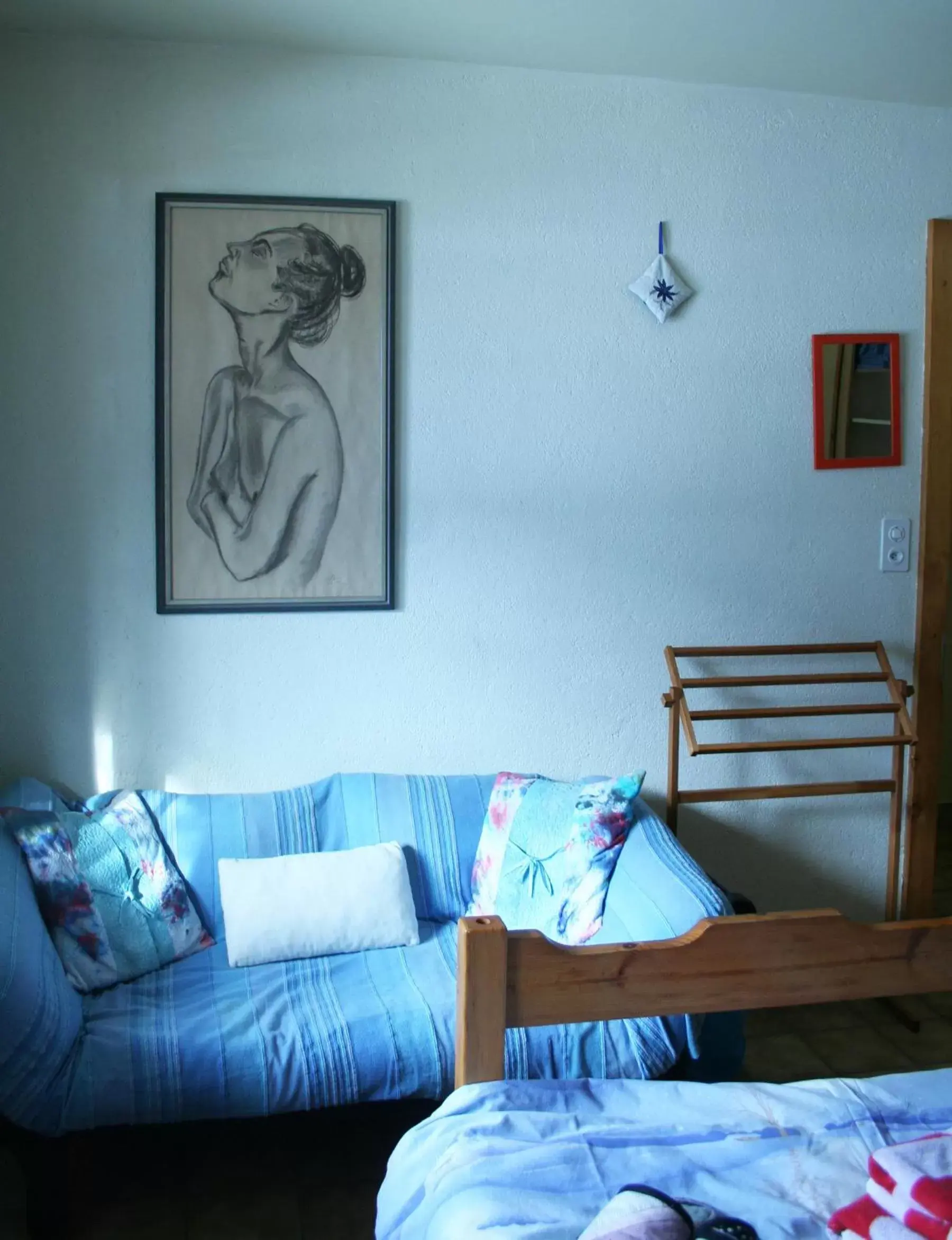 Bed, Seating Area in BnB Claudy et Elizabeth Michellod-Dutheil