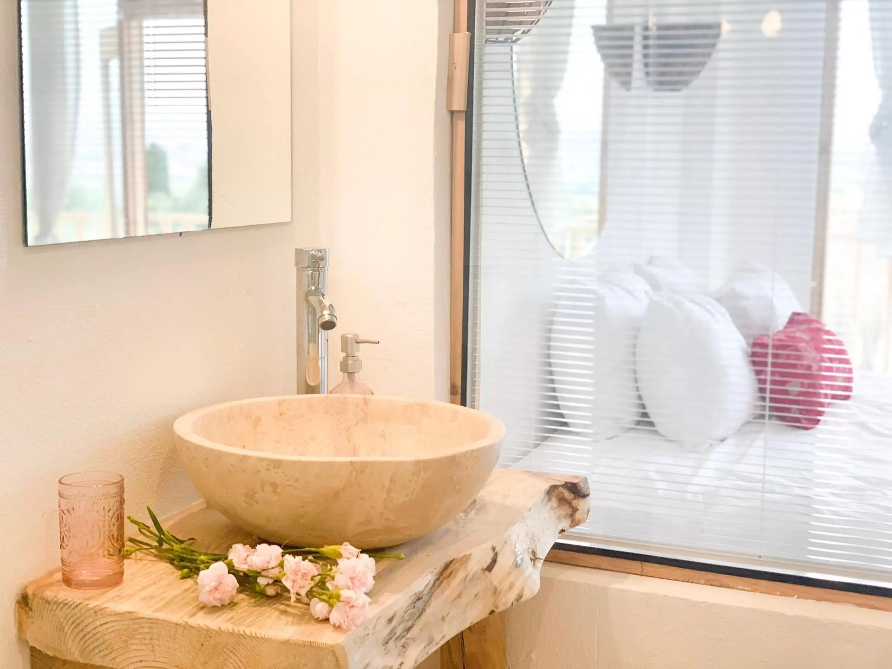 Bathroom in Alaçatı Barbarossa Hotel Bathroom in Alaçatı Barbarossa Hotel