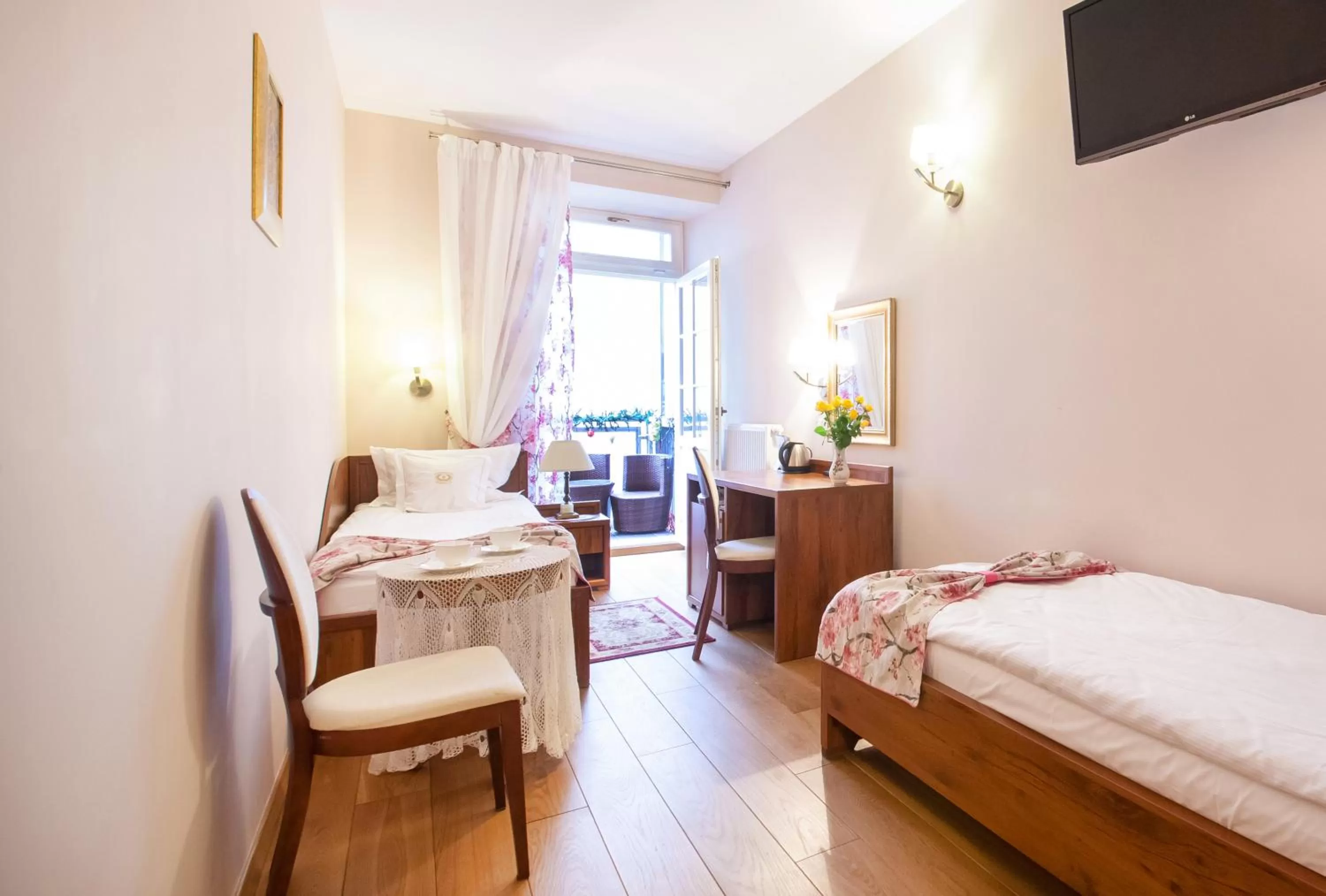 Photo of the whole room, Bed in Aparthotel Grodzka 21