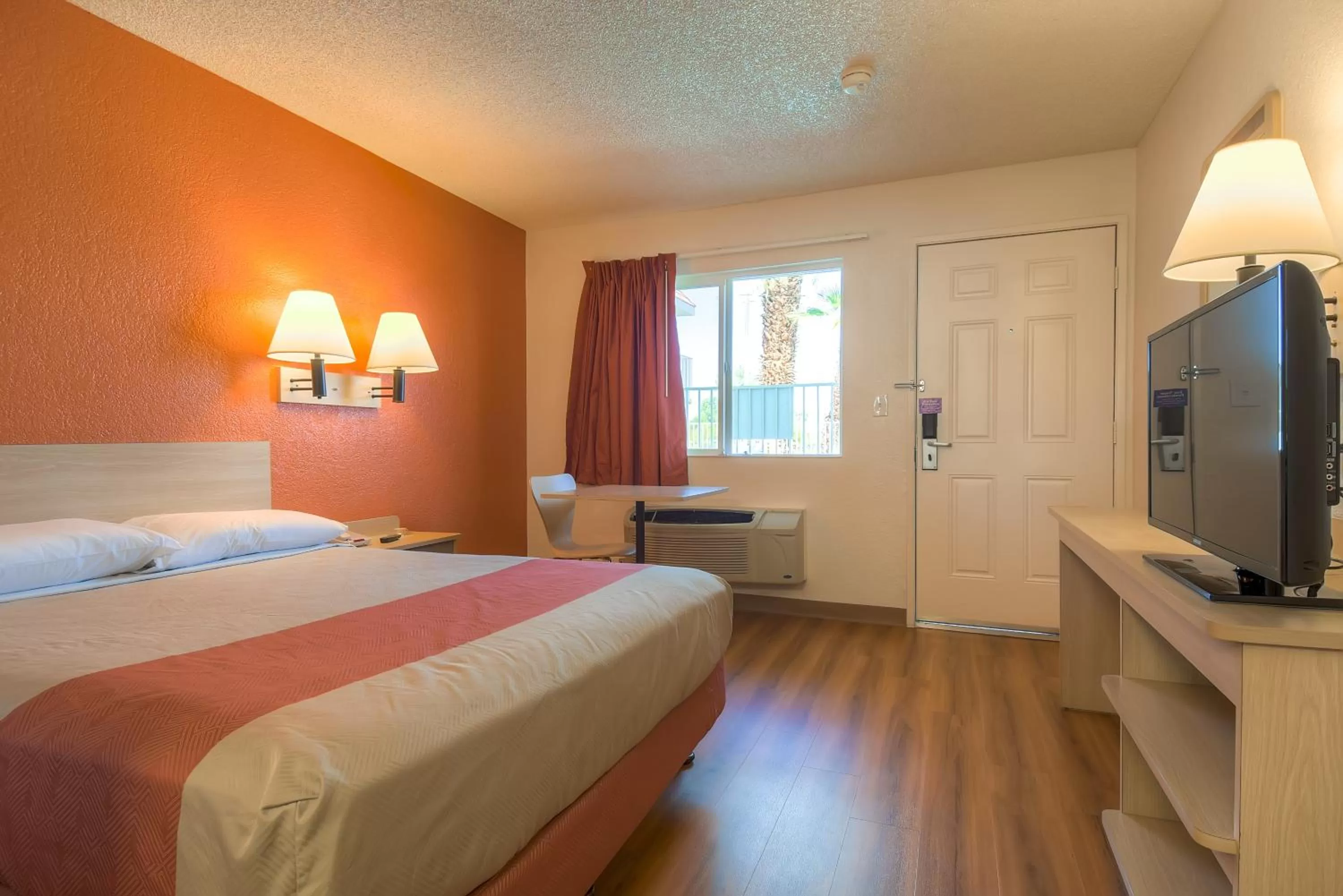 Photo of the whole room, Bed in Motel 6-Rancho Mirage, CA - Palm Springs