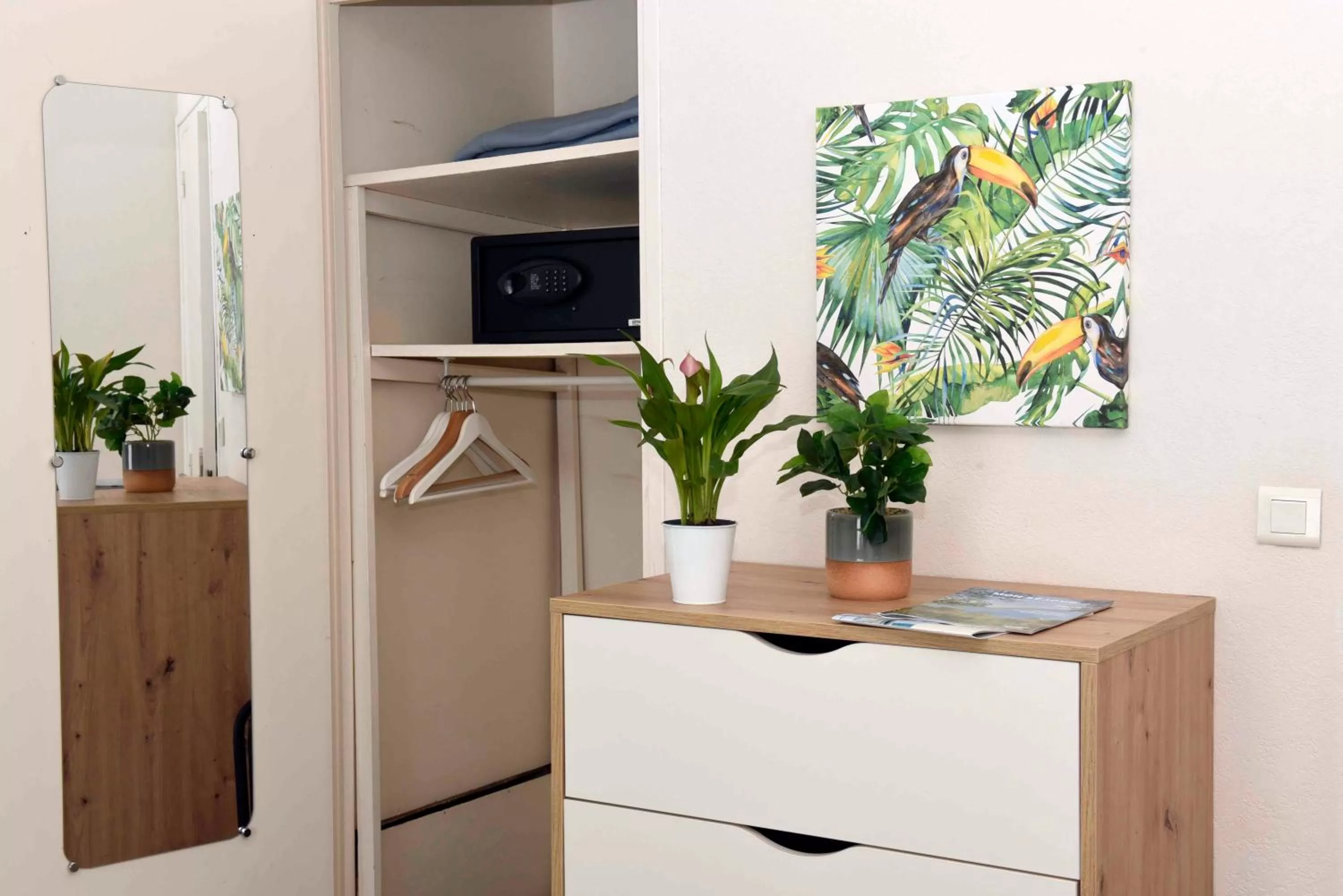 Bedroom in Azur Hôtel