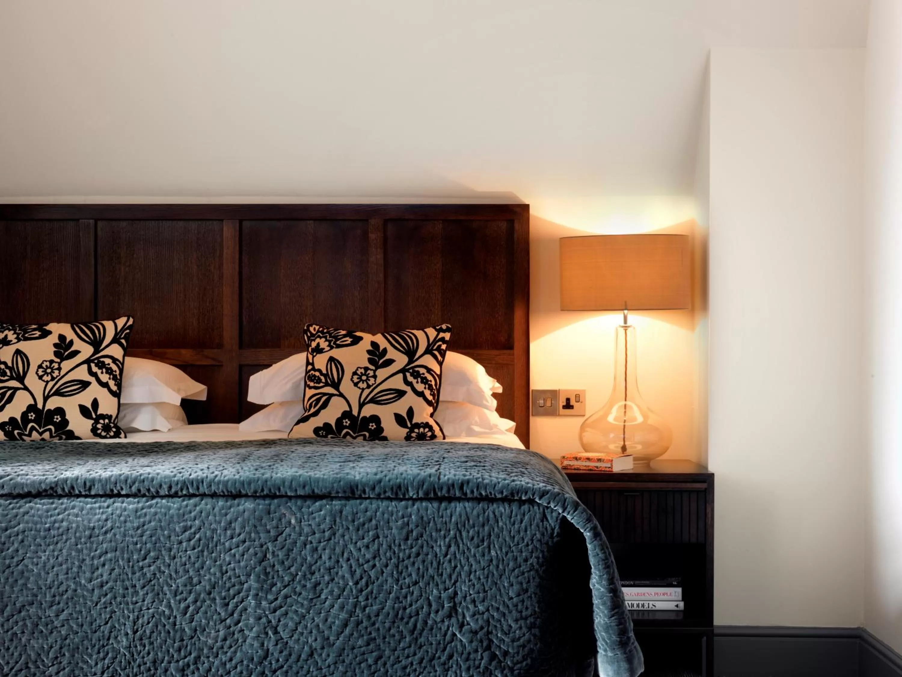 Bedroom, Bed in The Bloomsbury Hotel