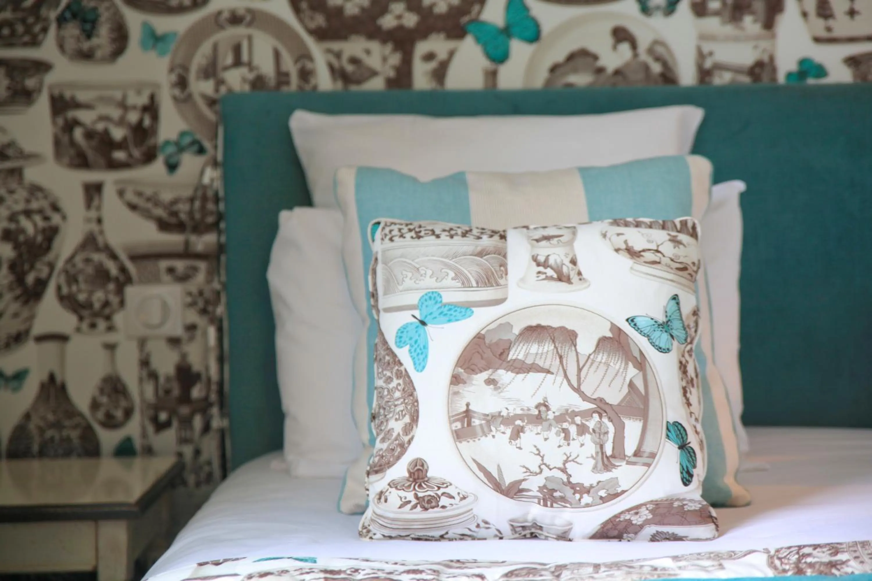 Bed in Hôtel Relais Saint Jacques Paris