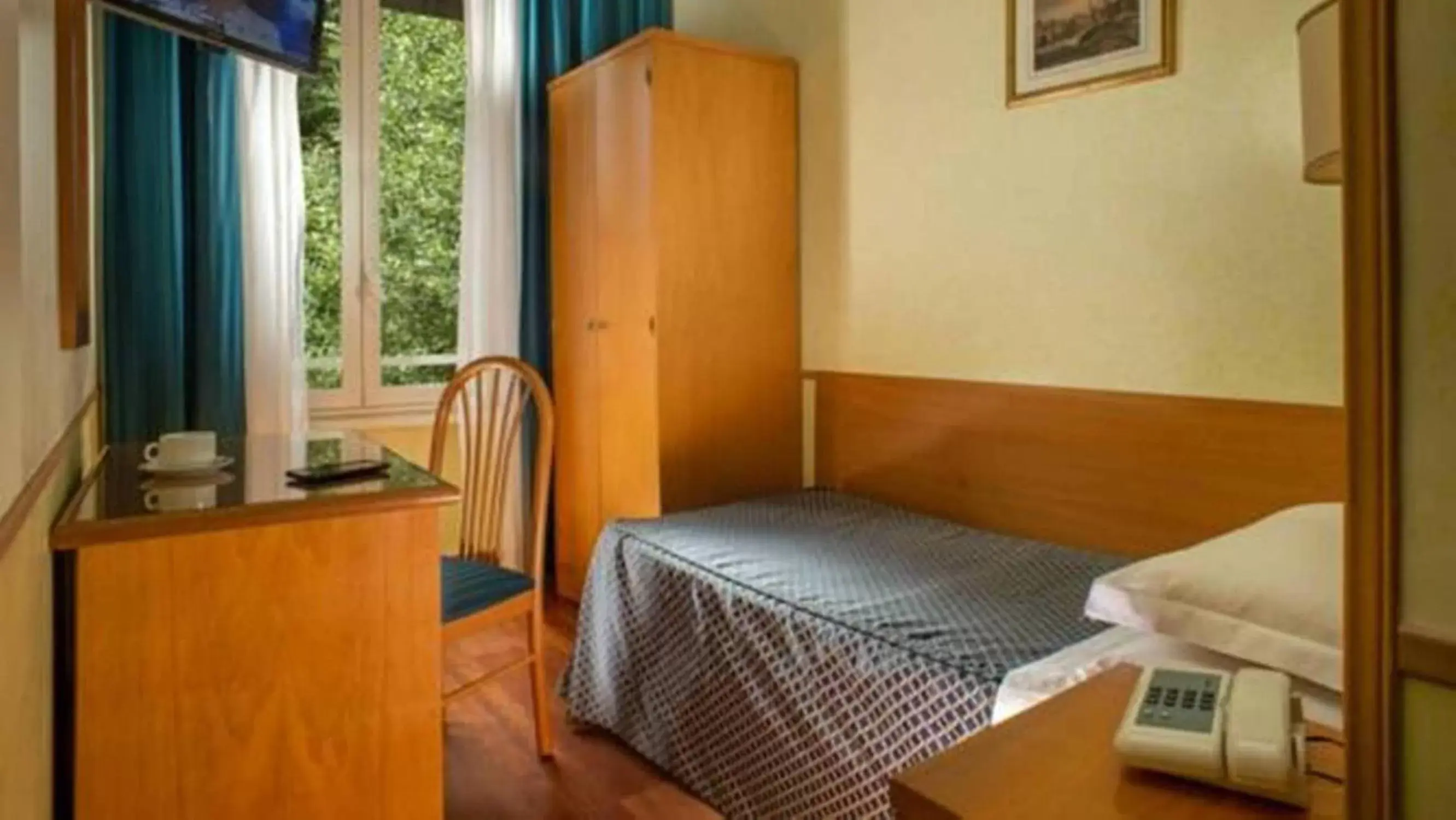 Bedroom, Bed in Hotel Piemonte