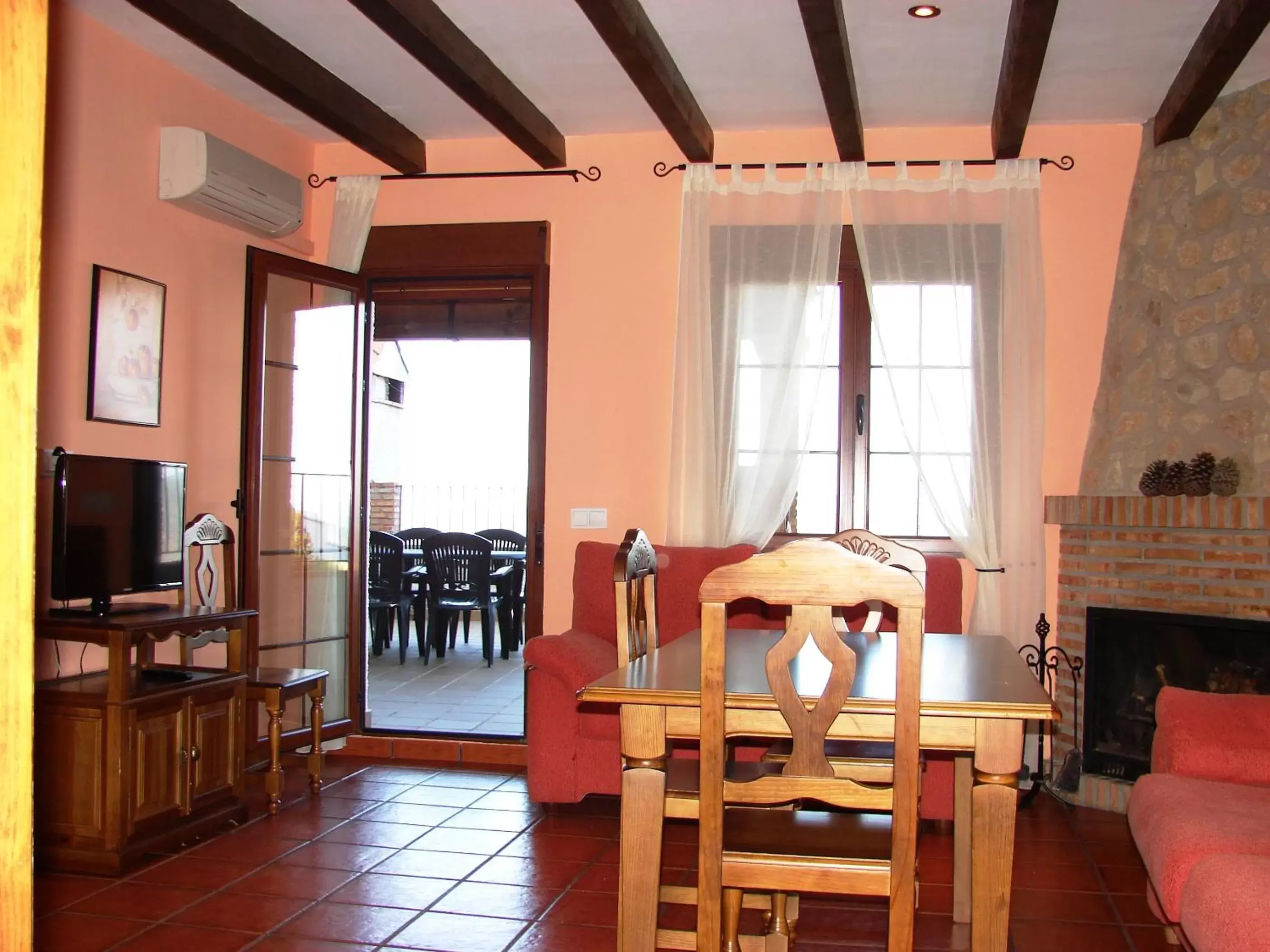 Living room, Dining Area in Apartamentos Sierra de Segura