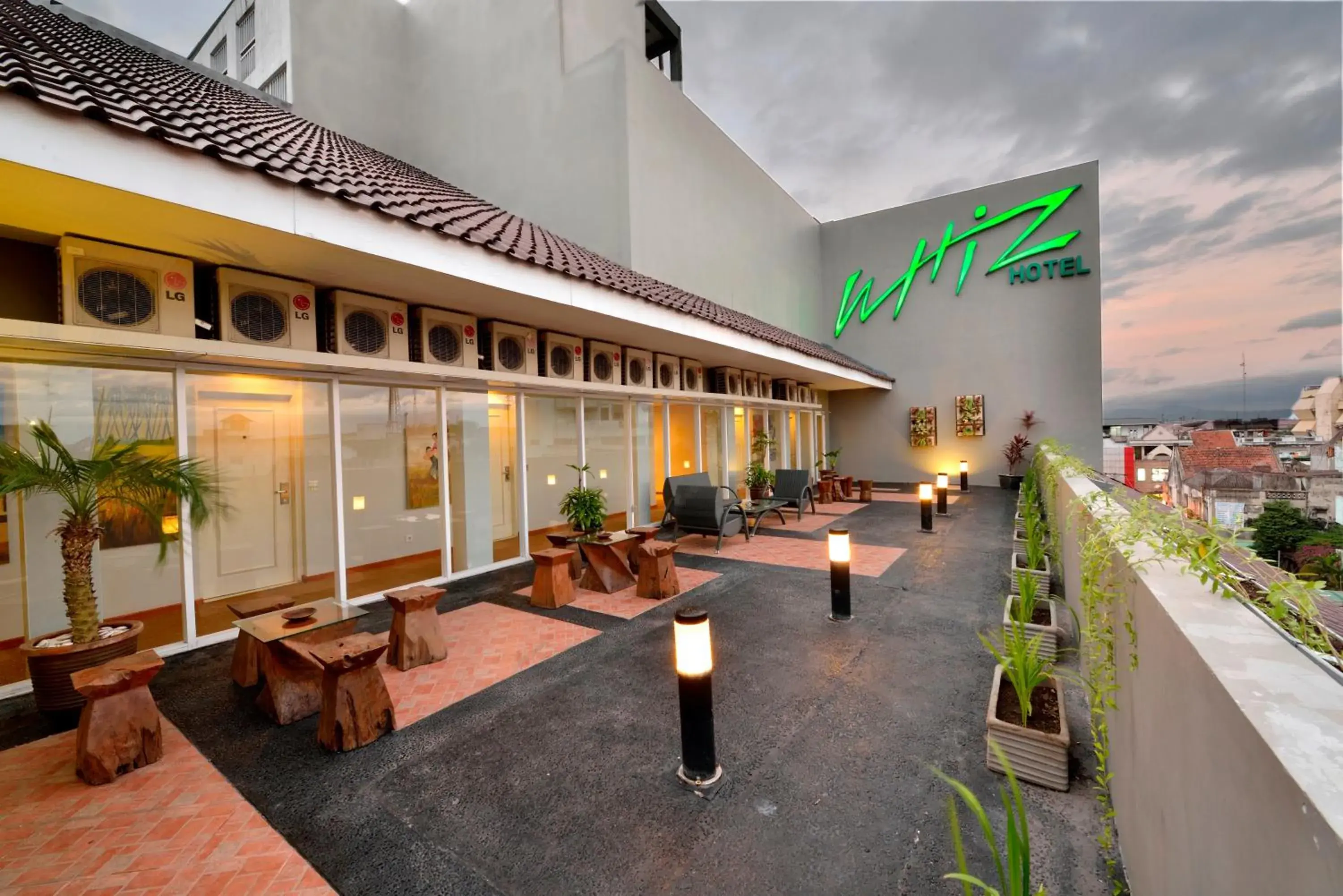 Property building in Whiz Hotel Malioboro Yogyakarta