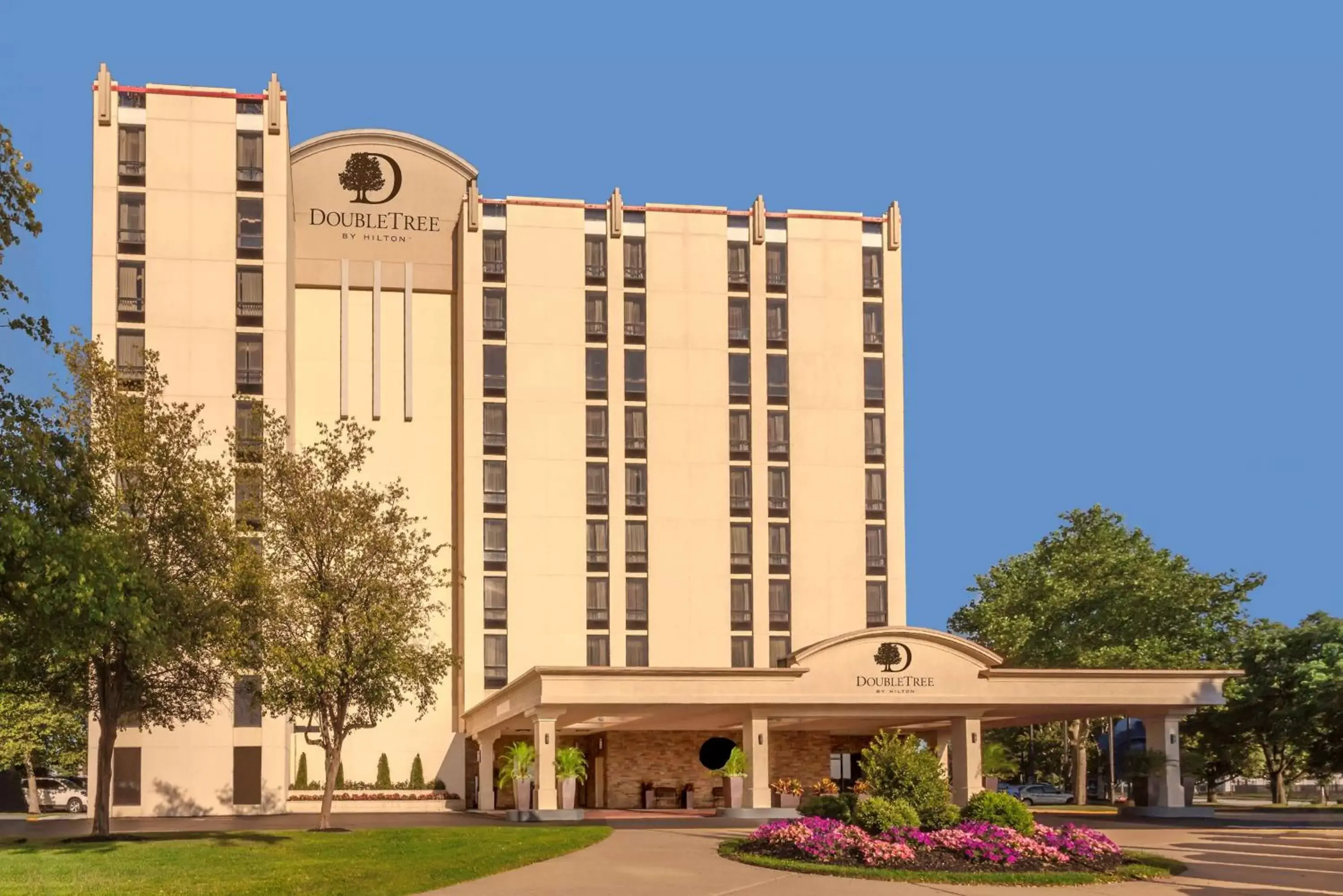 Property Building in DoubleTree by Hilton Philadelphia Airport