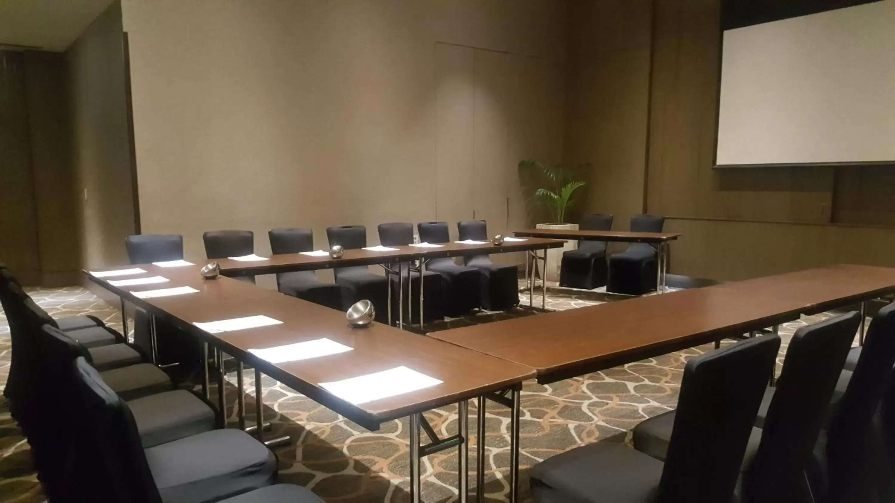 Meeting/conference room in Holiday Inn New Delhi International Airport, an IHG Hotel