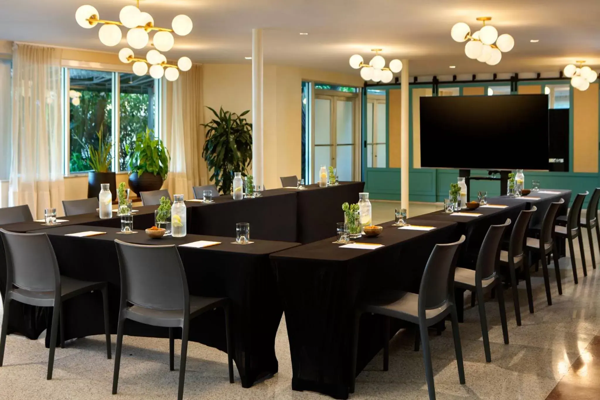 Meeting/conference room in Kimpton Surfcomber Hotel, an IHG Hotel