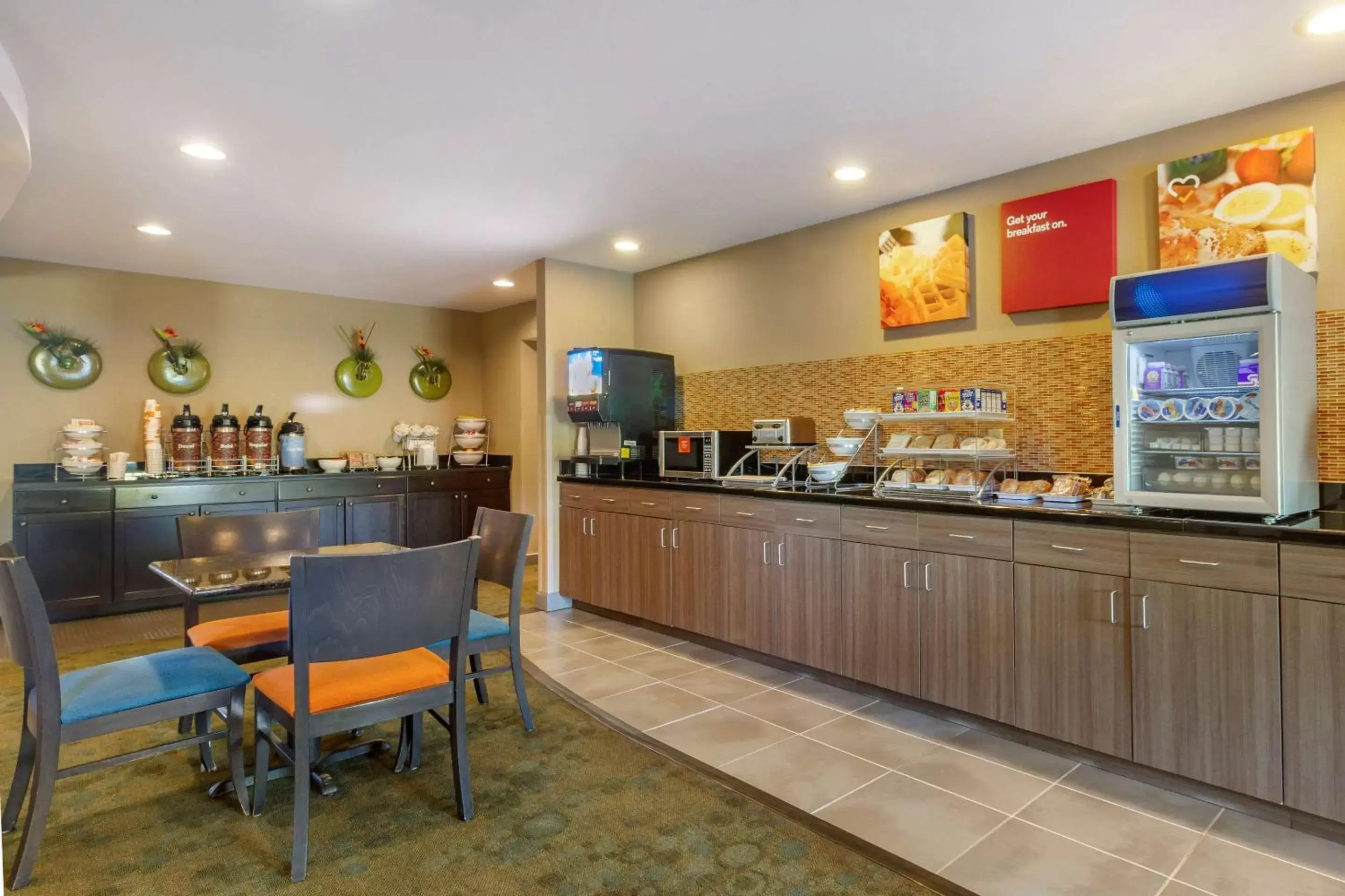Restaurant/Places to Eat in Comfort Suites Knoxville West - Farragut