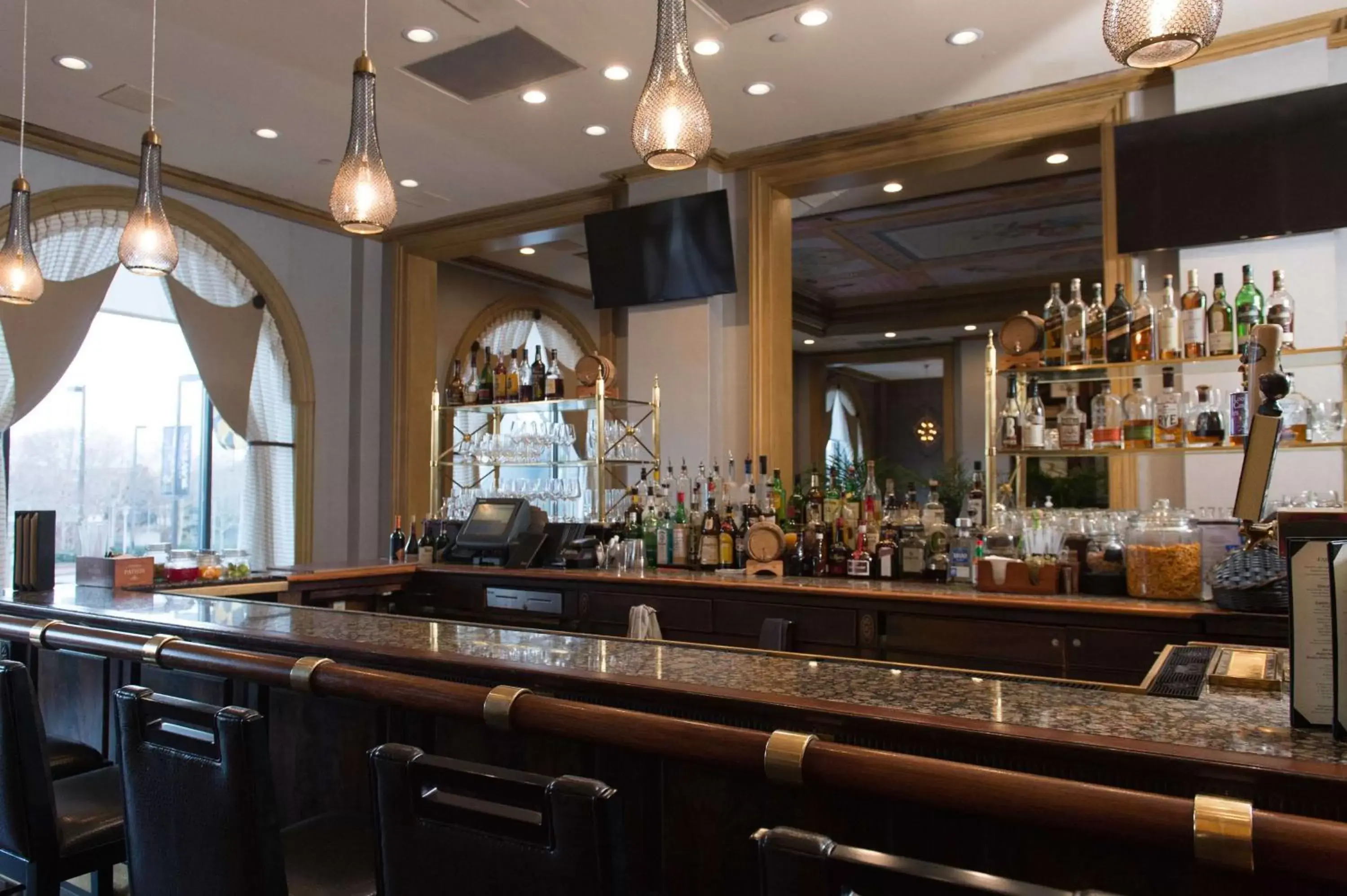 Lounge or bar, Lounge/Bar in The Royal Sonesta Harbor Court Baltimore