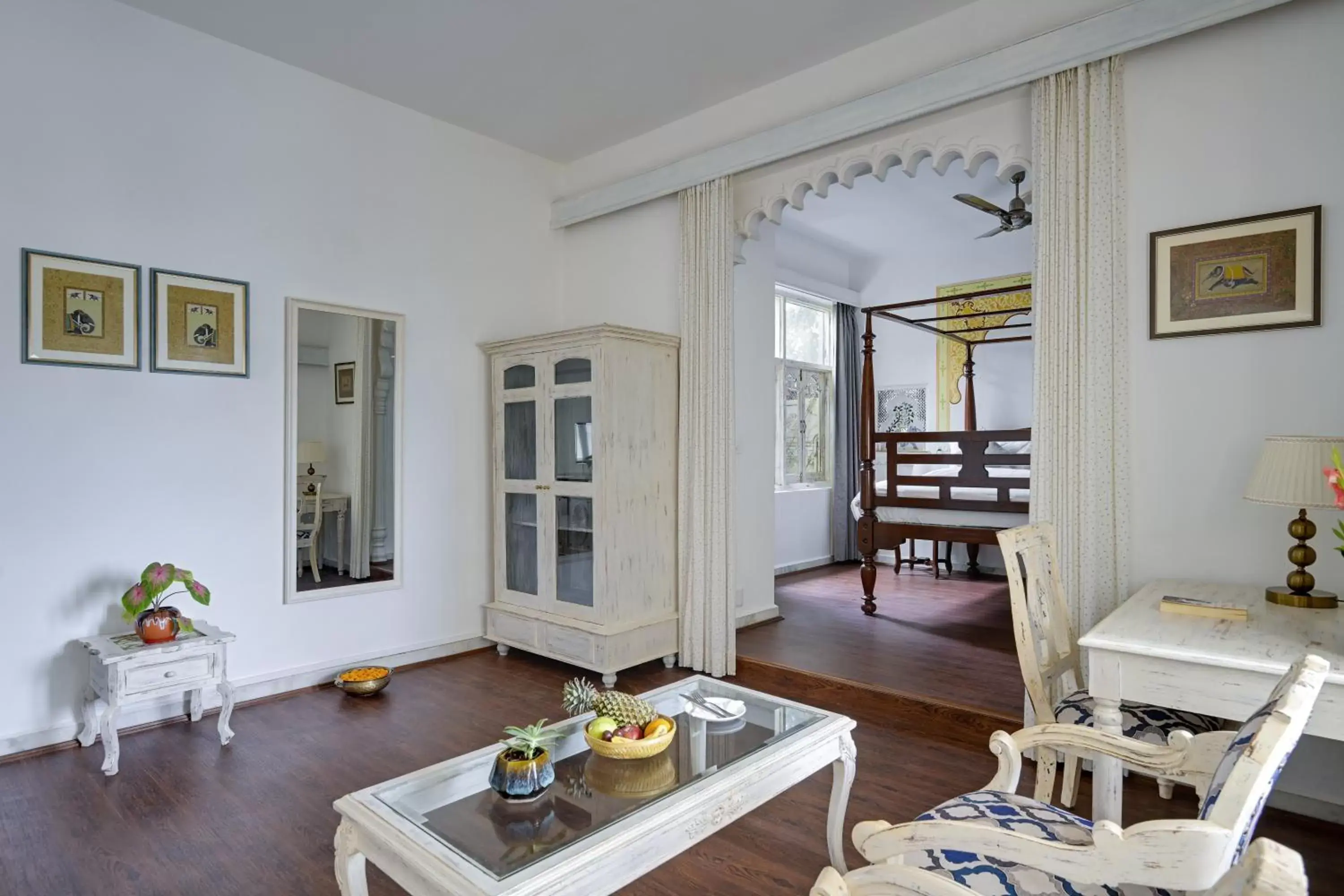 Living room in Swaroop Vilas - Lake Facing Boutique Hotel