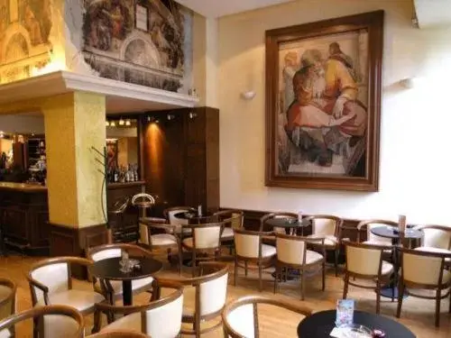 Lounge or bar, Restaurant/Places to Eat in Athens City Hotel